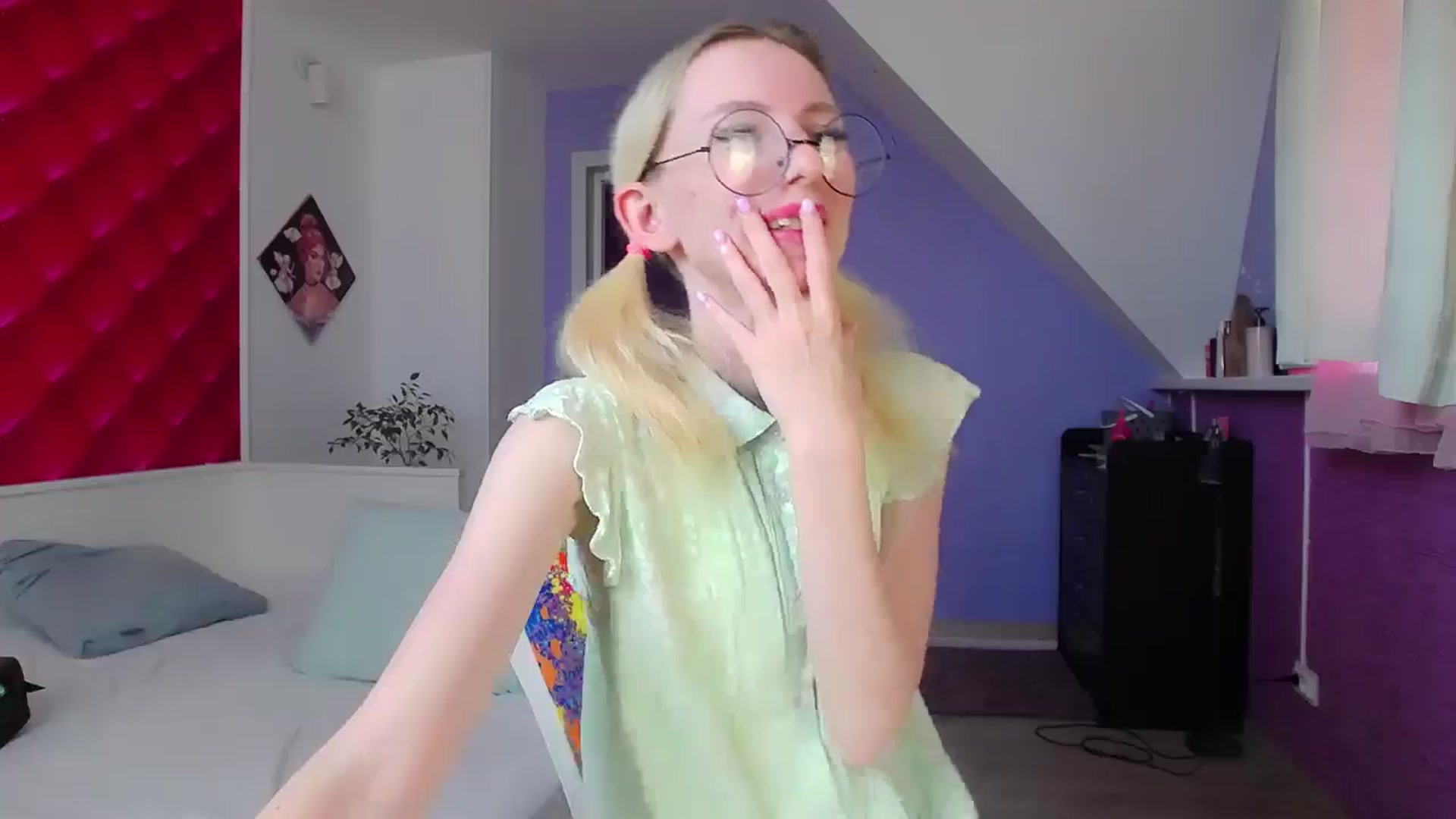 Gallery image thumbnail from PetitePrincez's myfreecams stream on, 06/01/2024, 13:14 image 16 of 20