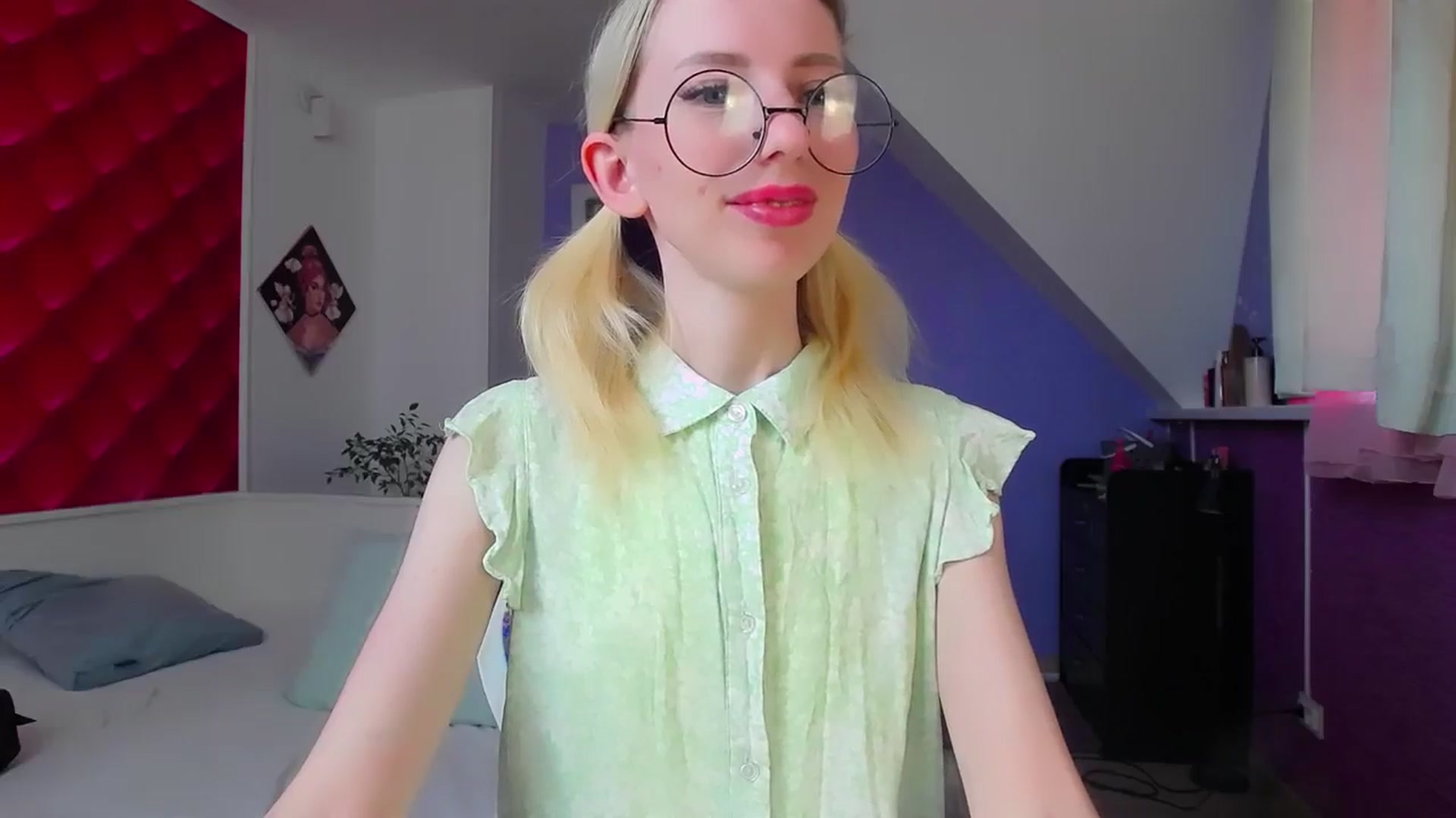 Gallery image thumbnail from PetitePrincez's myfreecams stream on, 06/01/2024, 13:14 image 11 of 20