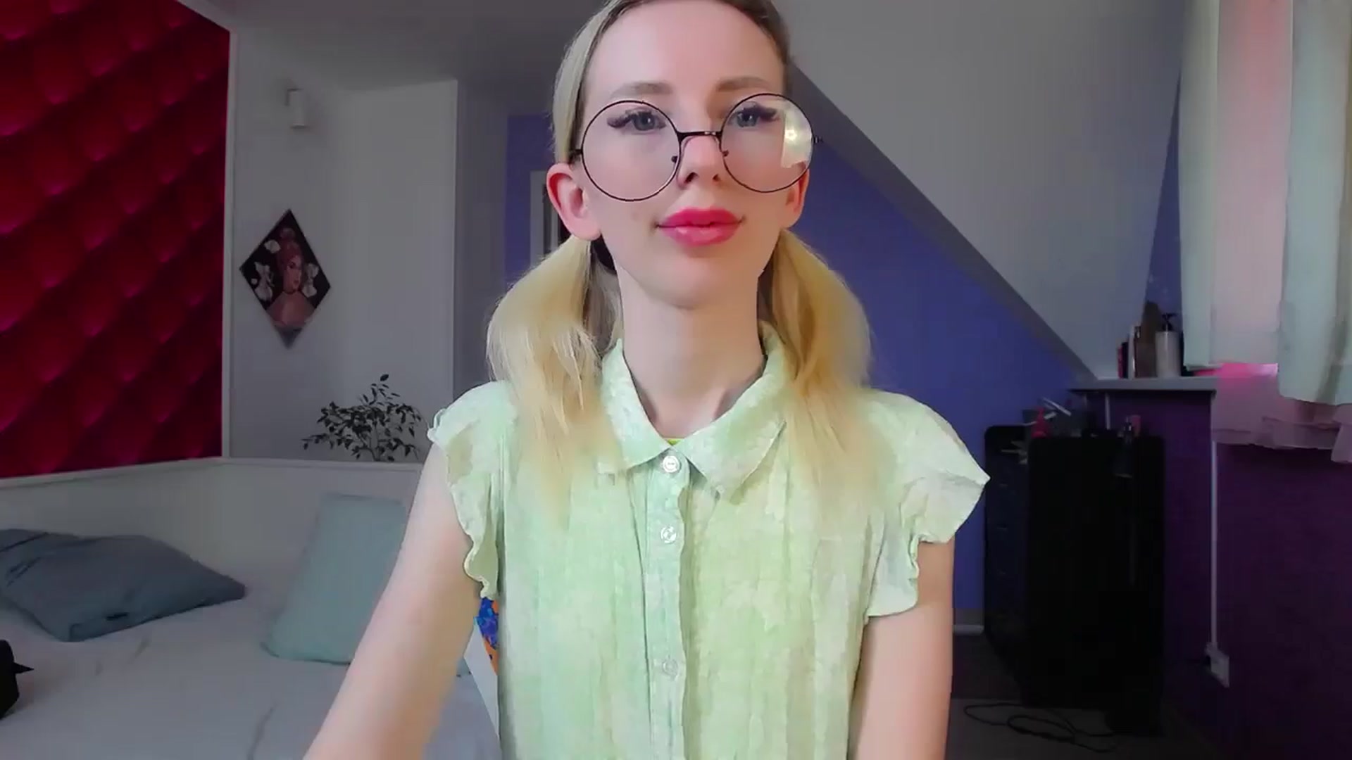 Gallery image thumbnail from PetitePrincez's myfreecams stream on, 06/01/2024, 13:14 image 5 of 20