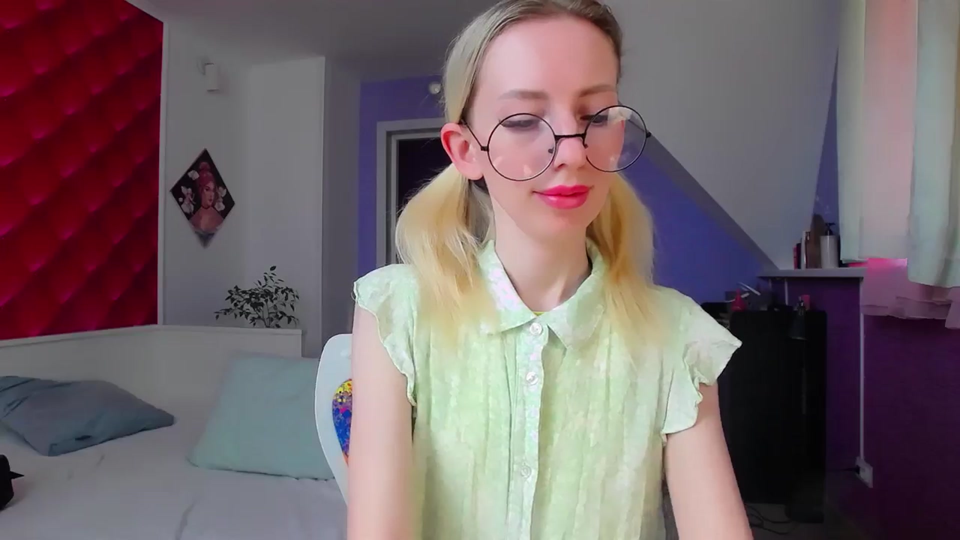 Gallery image thumbnail from PetitePrincez's myfreecams stream on, 06/01/2024, 13:14 image 6 of 20
