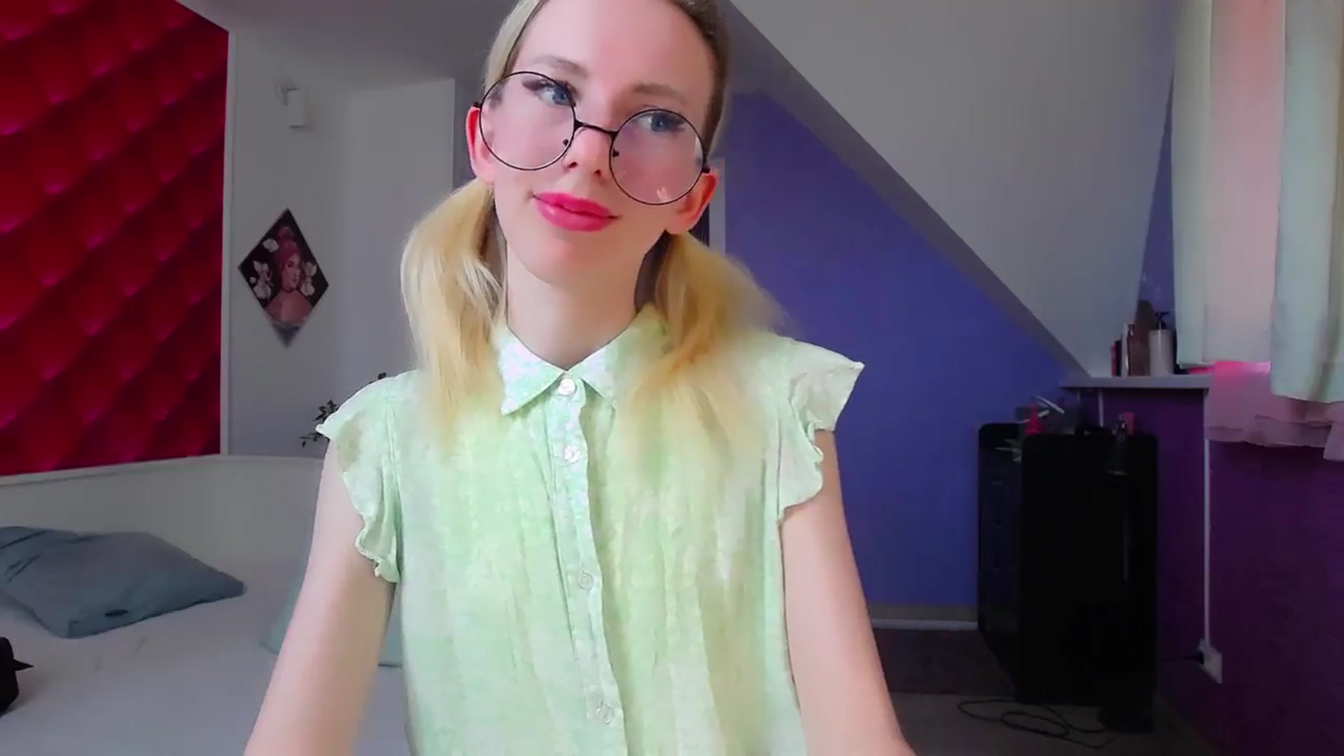 Gallery image thumbnail from PetitePrincez's myfreecams stream on, 06/01/2024, 13:14 image 12 of 20