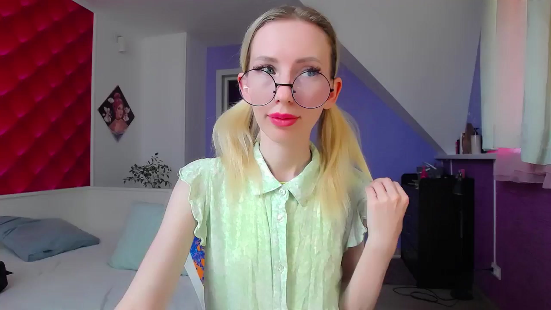 Gallery image thumbnail from PetitePrincez's myfreecams stream on, 06/01/2024, 13:14 image 1 of 20
