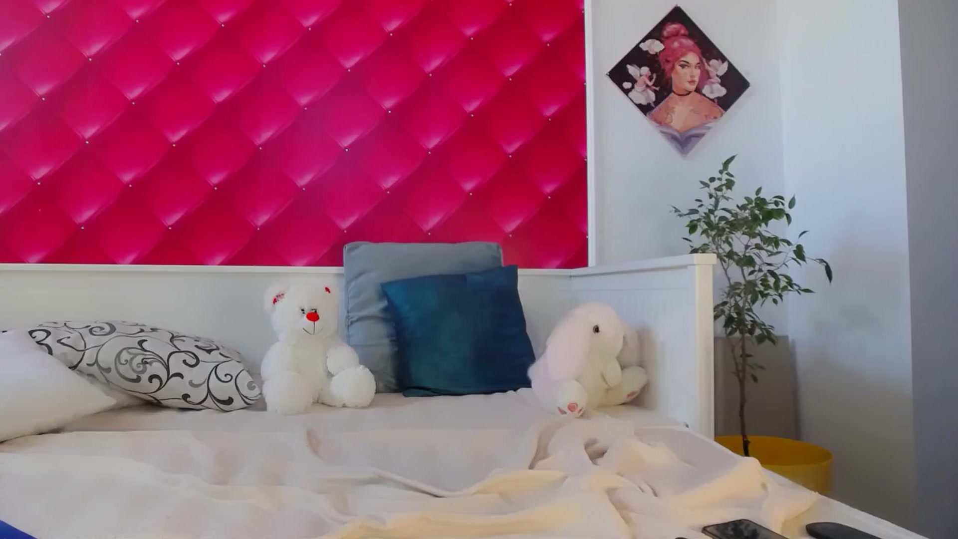 Gallery image thumbnail from PetitePrincez's myfreecams stream on, 07/13/2024, 10:52 image 16 of 20
