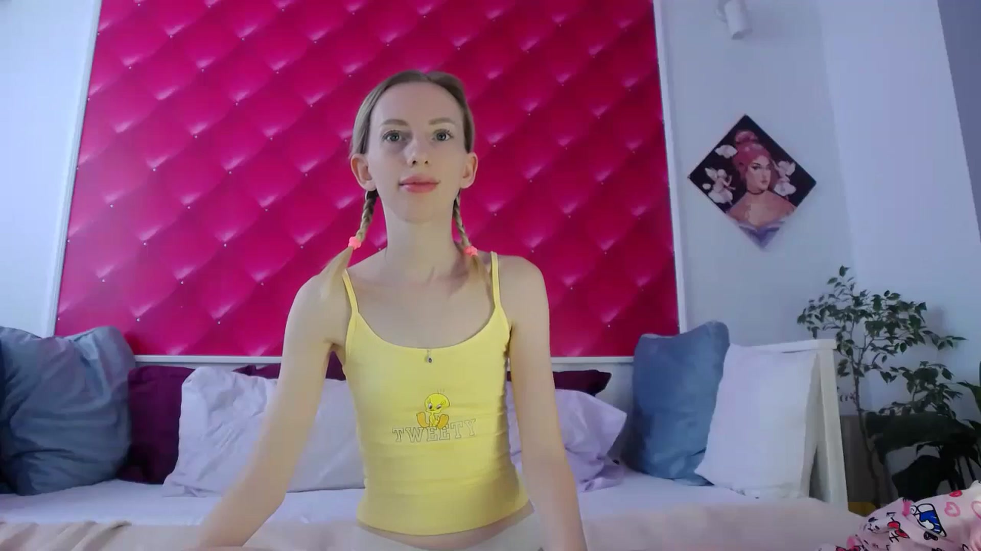 Gallery image thumbnail from PetitePrincez's myfreecams stream on, 09/08/2024, 12:44 image 11 of 20