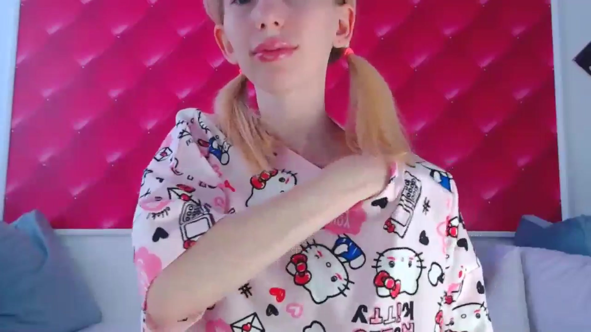 Gallery image thumbnail from PetitePrincez's myfreecams stream on, 09/15/2024, 14:40 image 14 of 20