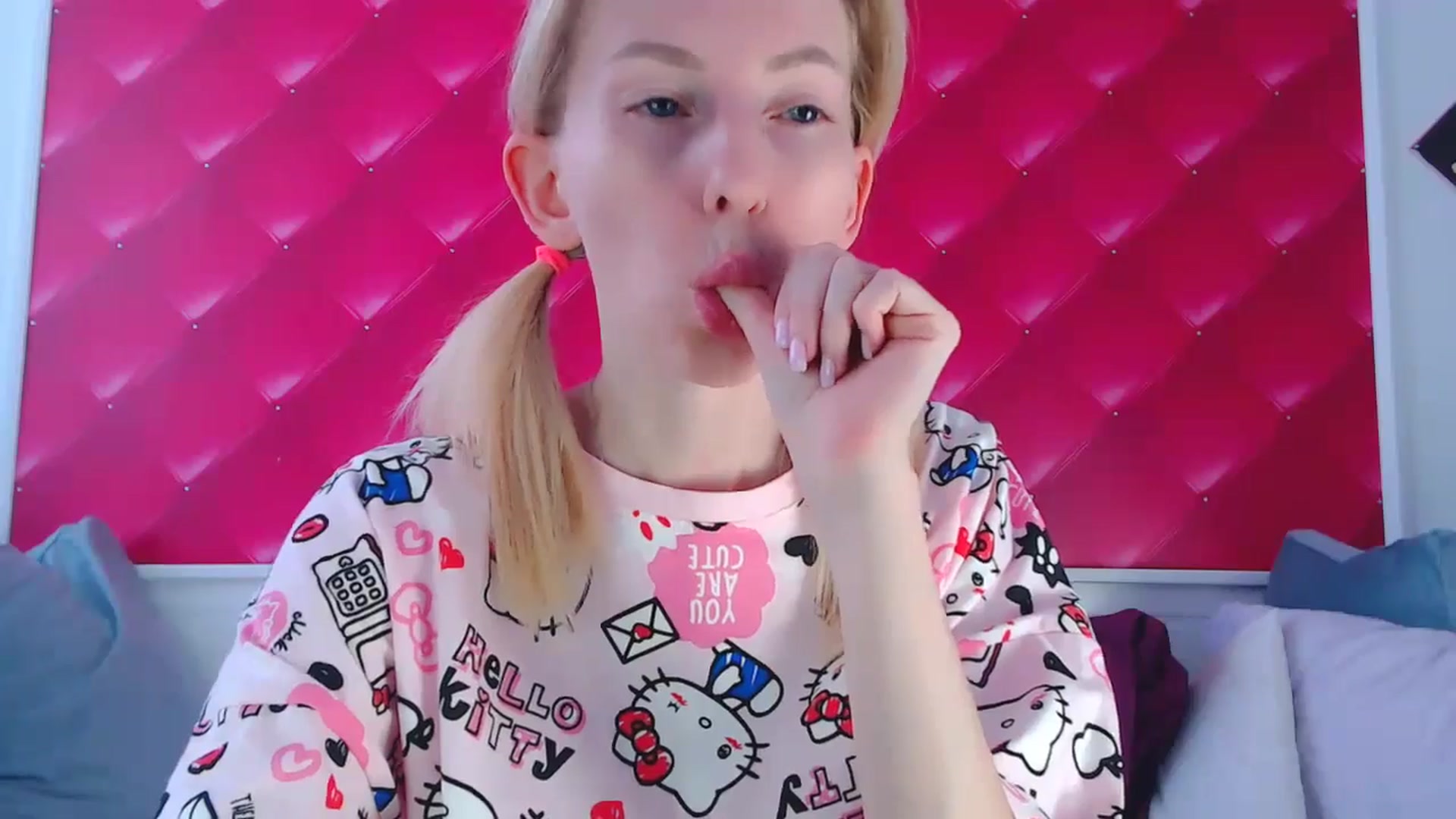 Gallery image thumbnail from PetitePrincez's myfreecams stream on, 09/15/2024, 14:40 image 13 of 20