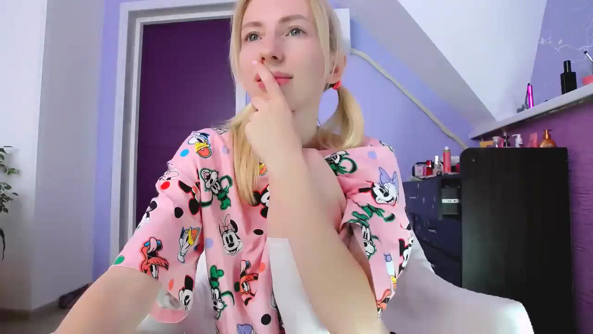 Gallery image thumbnail from PetitePrincez's myfreecams stream on, 09/29/2024, 12:33 image 19 of 20
