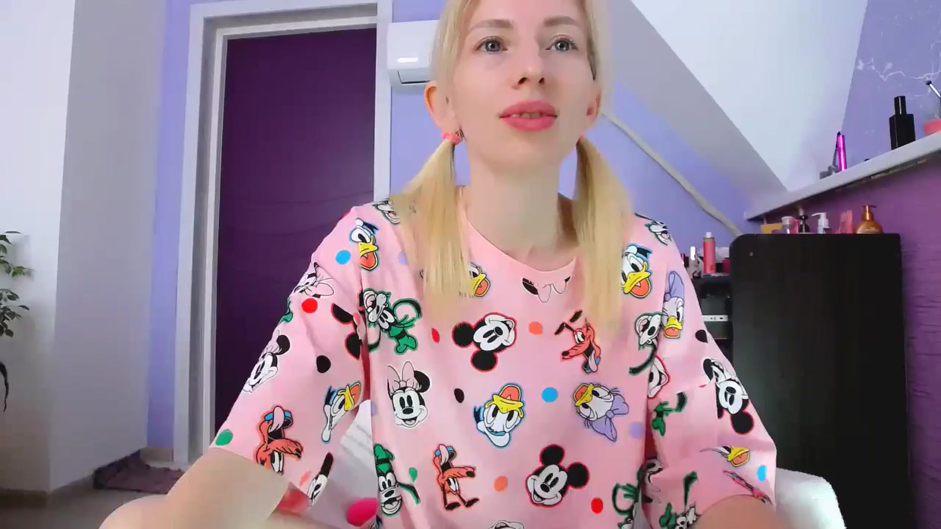 Gallery image thumbnail from PetitePrincez's myfreecams stream on, 09/29/2024, 12:33 image 12 of 20