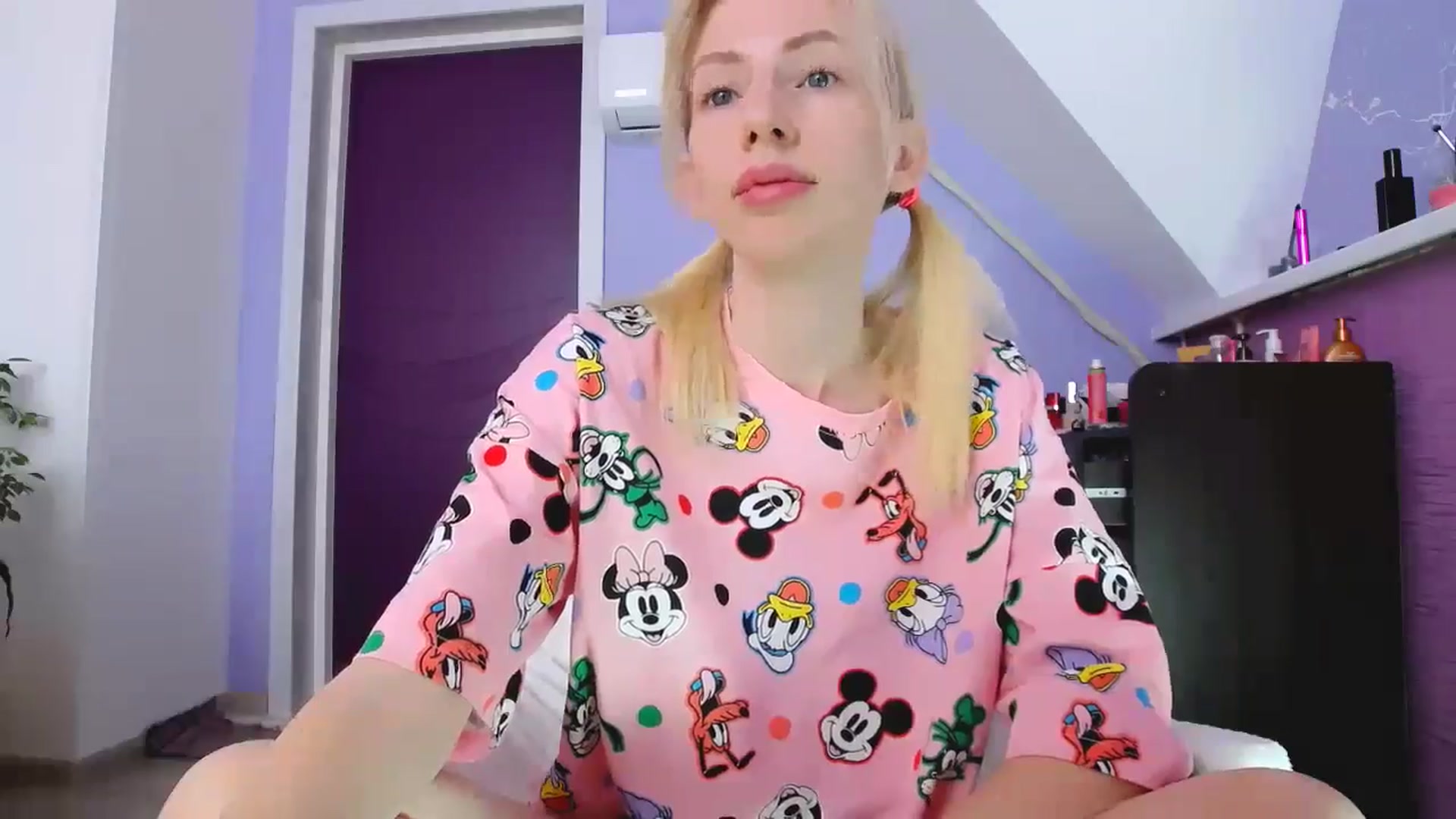Gallery image thumbnail from PetitePrincez's myfreecams stream on, 09/29/2024, 12:33 image 8 of 20