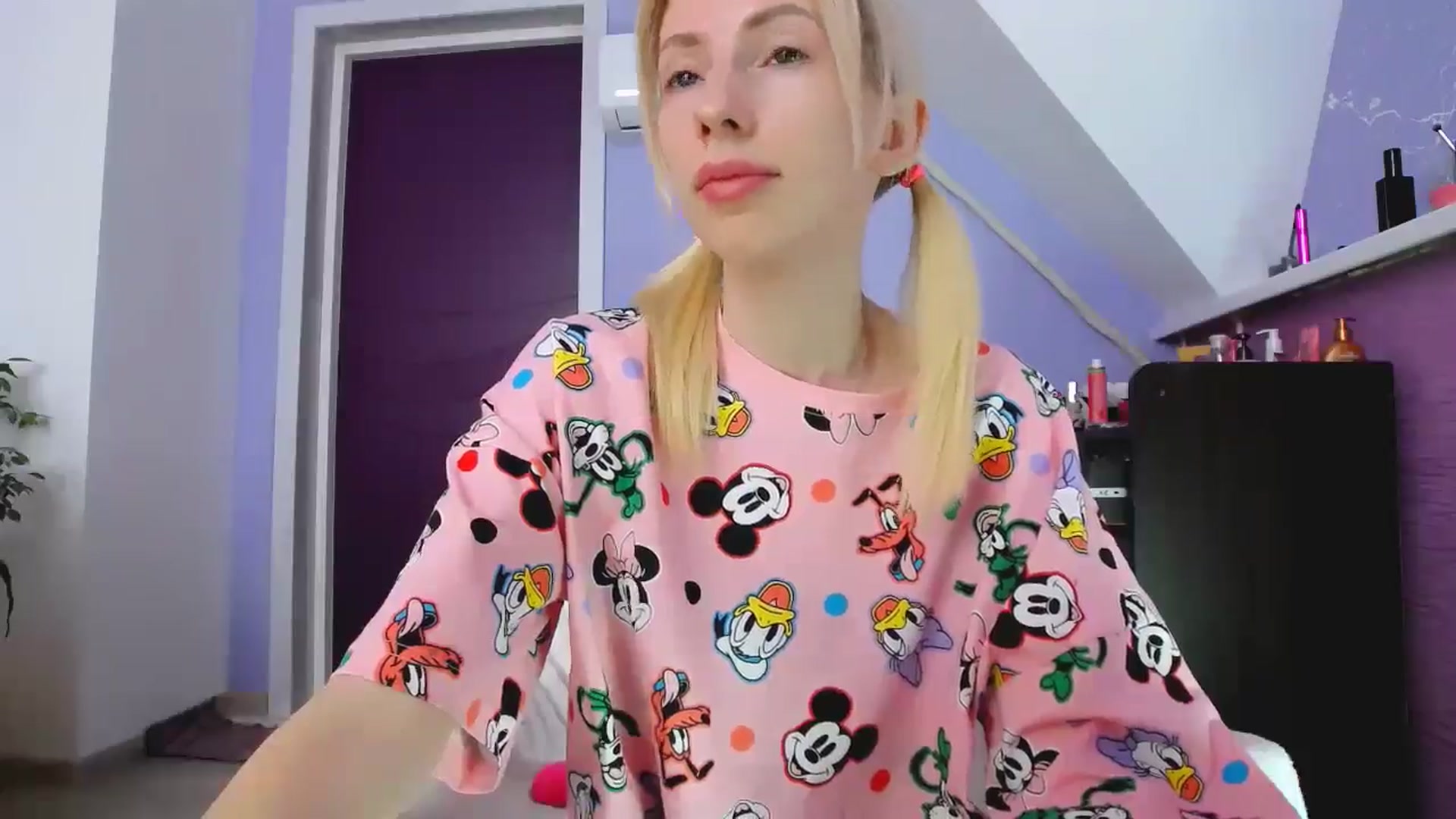 Gallery image thumbnail from PetitePrincez's myfreecams stream on, 09/29/2024, 12:33 image 15 of 20