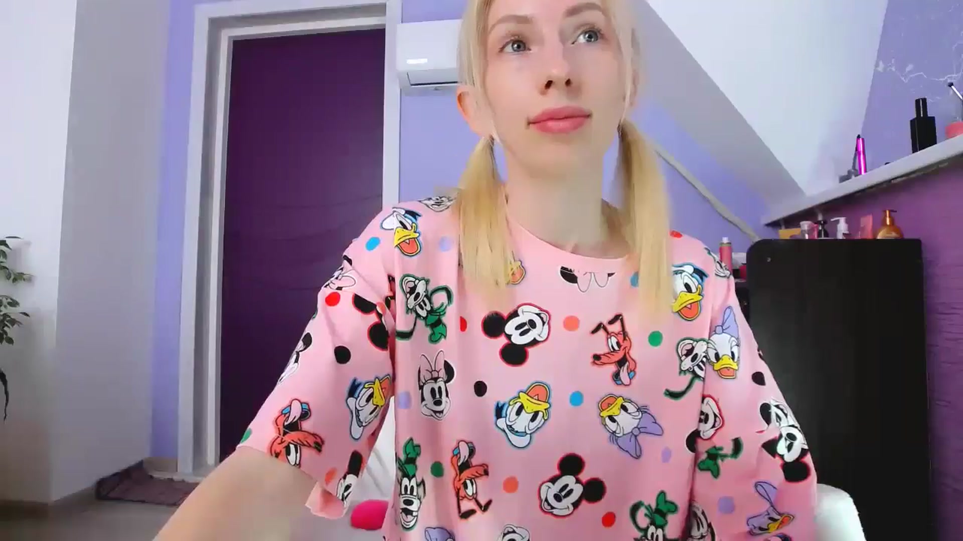 Gallery image thumbnail from PetitePrincez's myfreecams stream on, 09/29/2024, 12:33 image 17 of 20