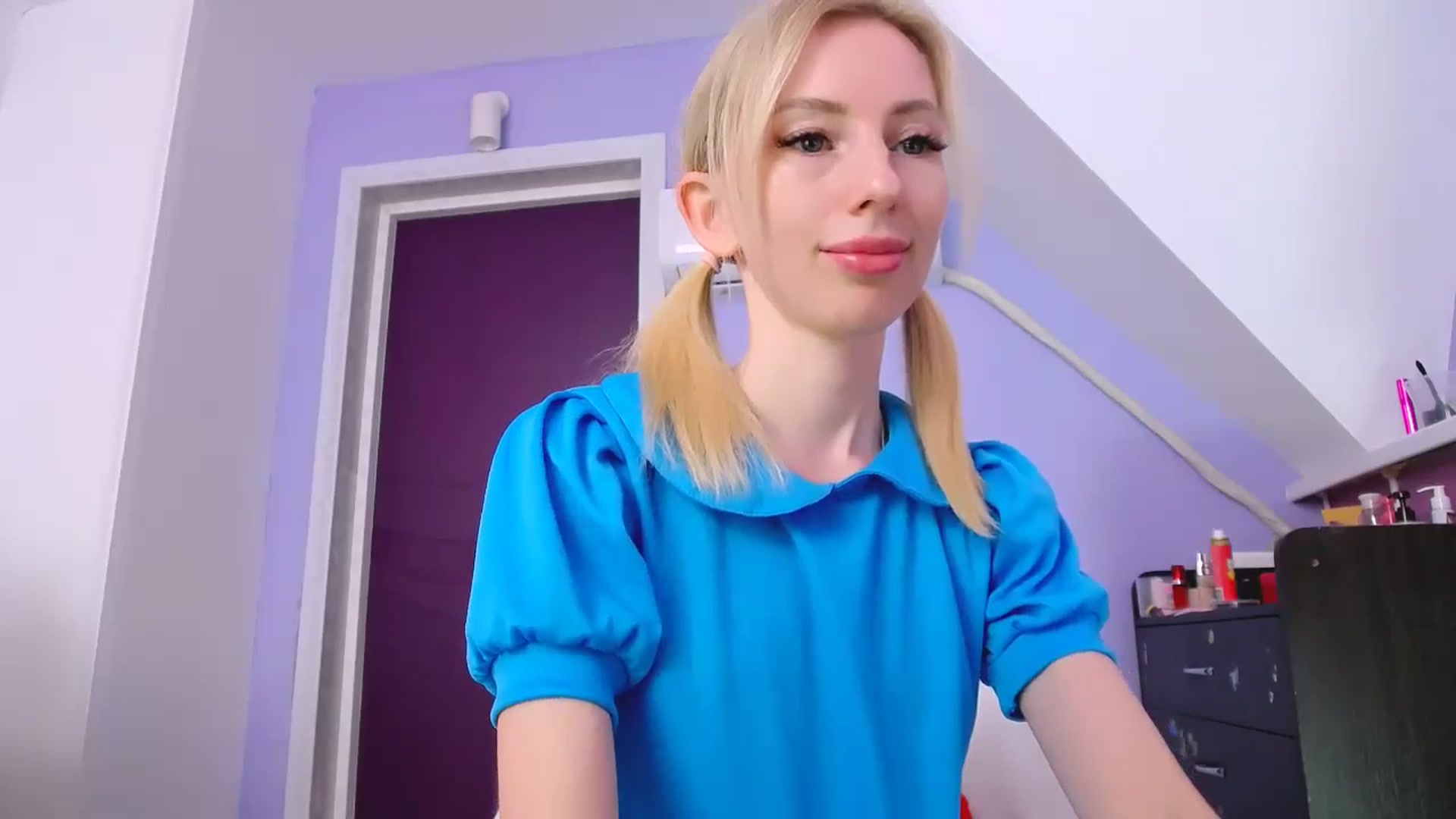 Gallery image thumbnail from PetitePrincez's myfreecams stream on, 10/06/2024, 13:13 image 9 of 20