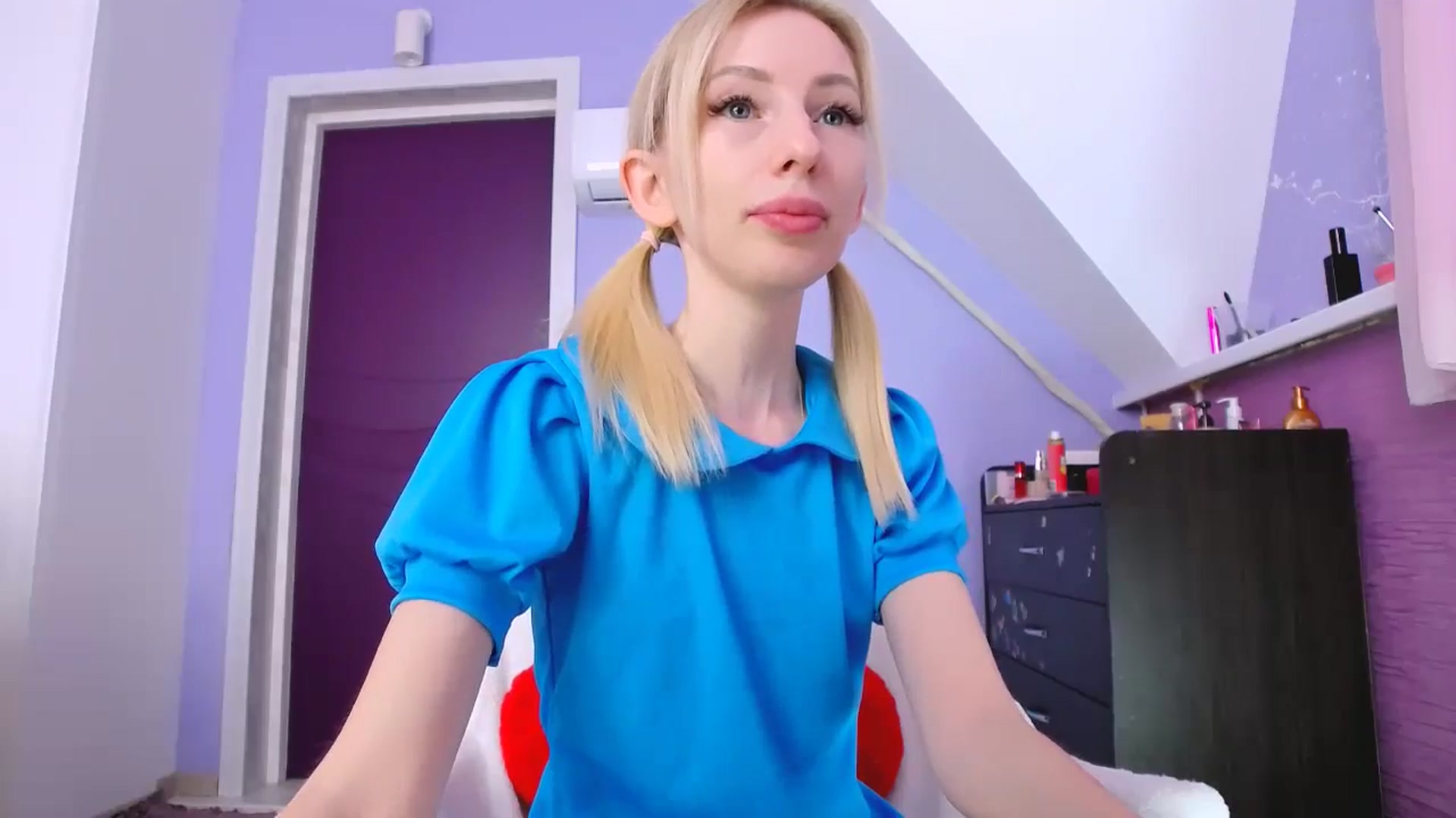 Gallery image thumbnail from PetitePrincez's myfreecams stream on, 10/06/2024, 13:13 image 4 of 20