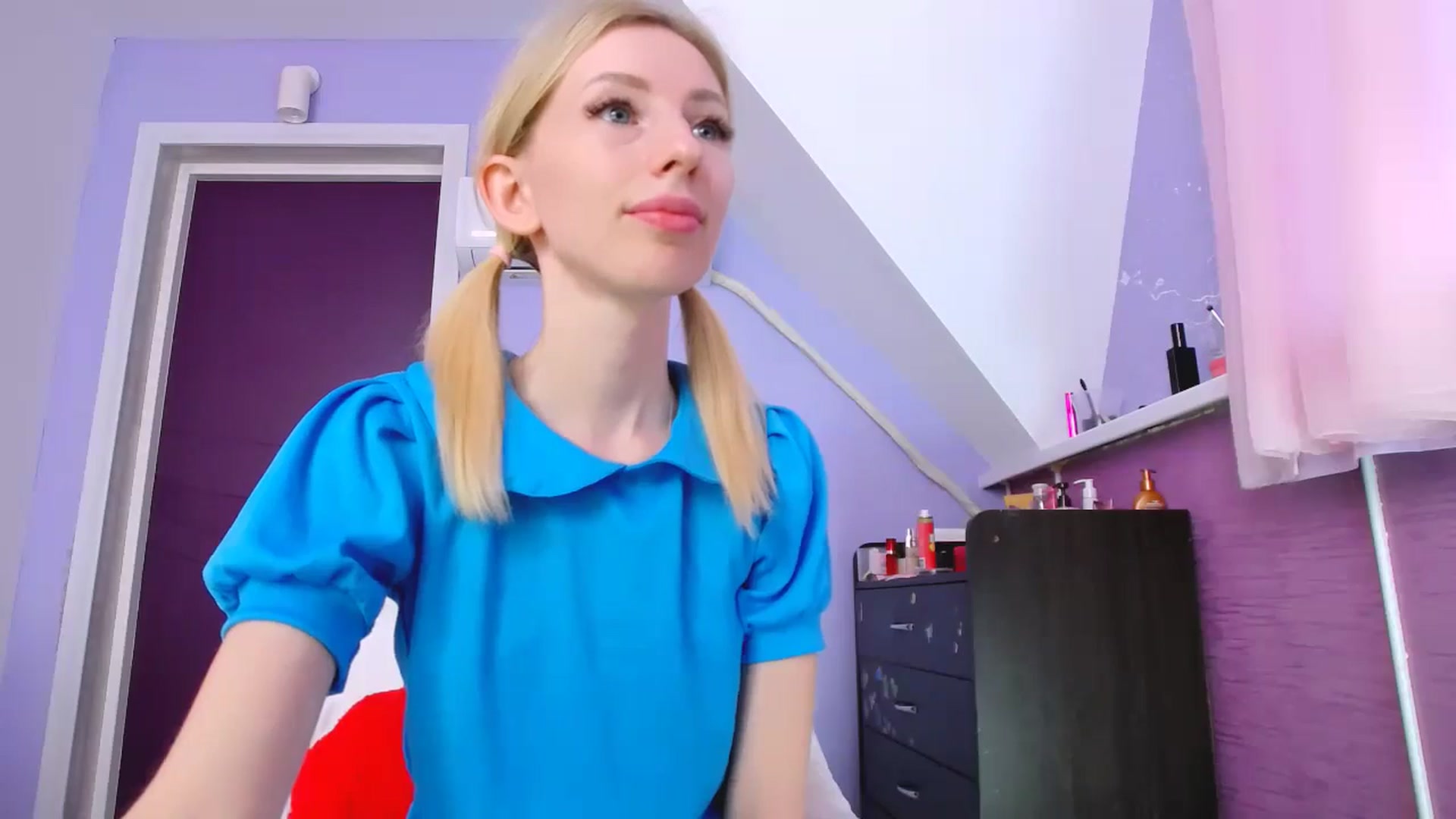 Gallery image thumbnail from PetitePrincez's myfreecams stream on, 10/06/2024, 13:13 image 18 of 20
