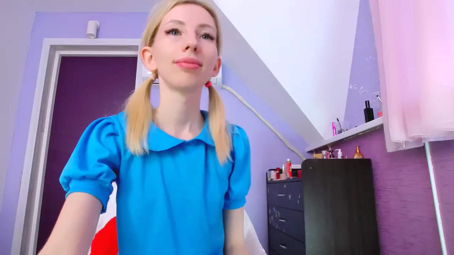 Gallery image thumbnail from PetitePrincez's myfreecams stream on, 10/06/2024, 13:13 image 17 of 20