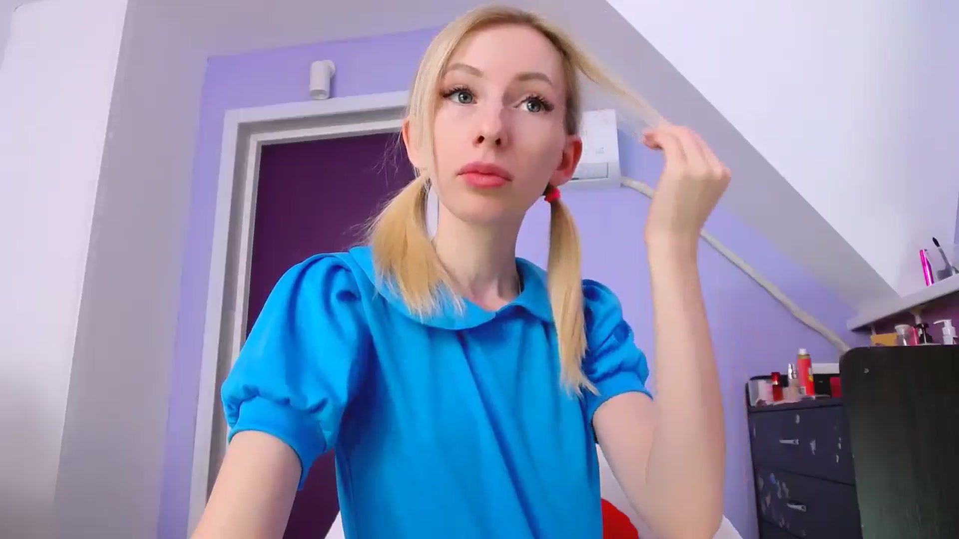 Gallery image thumbnail from PetitePrincez's myfreecams stream on, 10/06/2024, 13:13 image 8 of 20