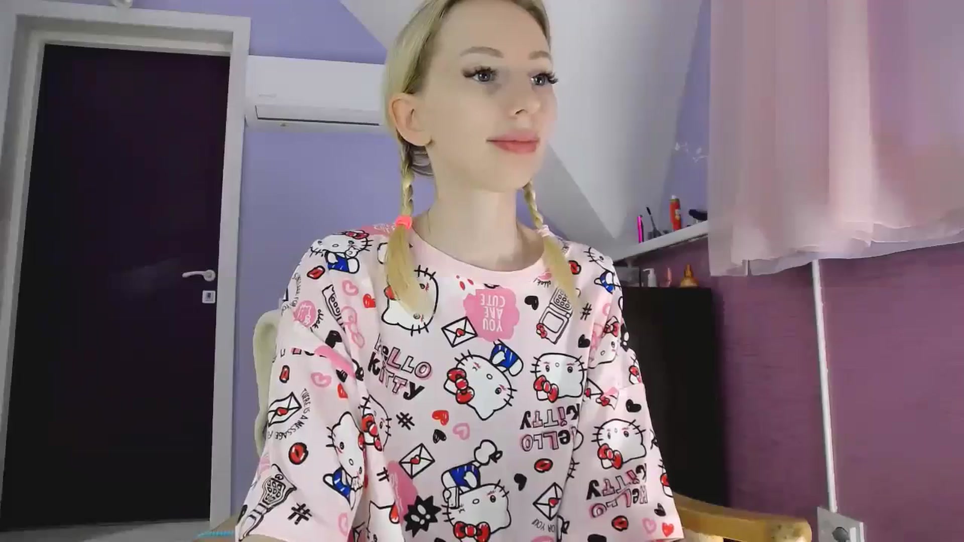 Gallery image thumbnail from PetitePrincez's myfreecams stream on, 10/13/2024, 14:29 image 14 of 20