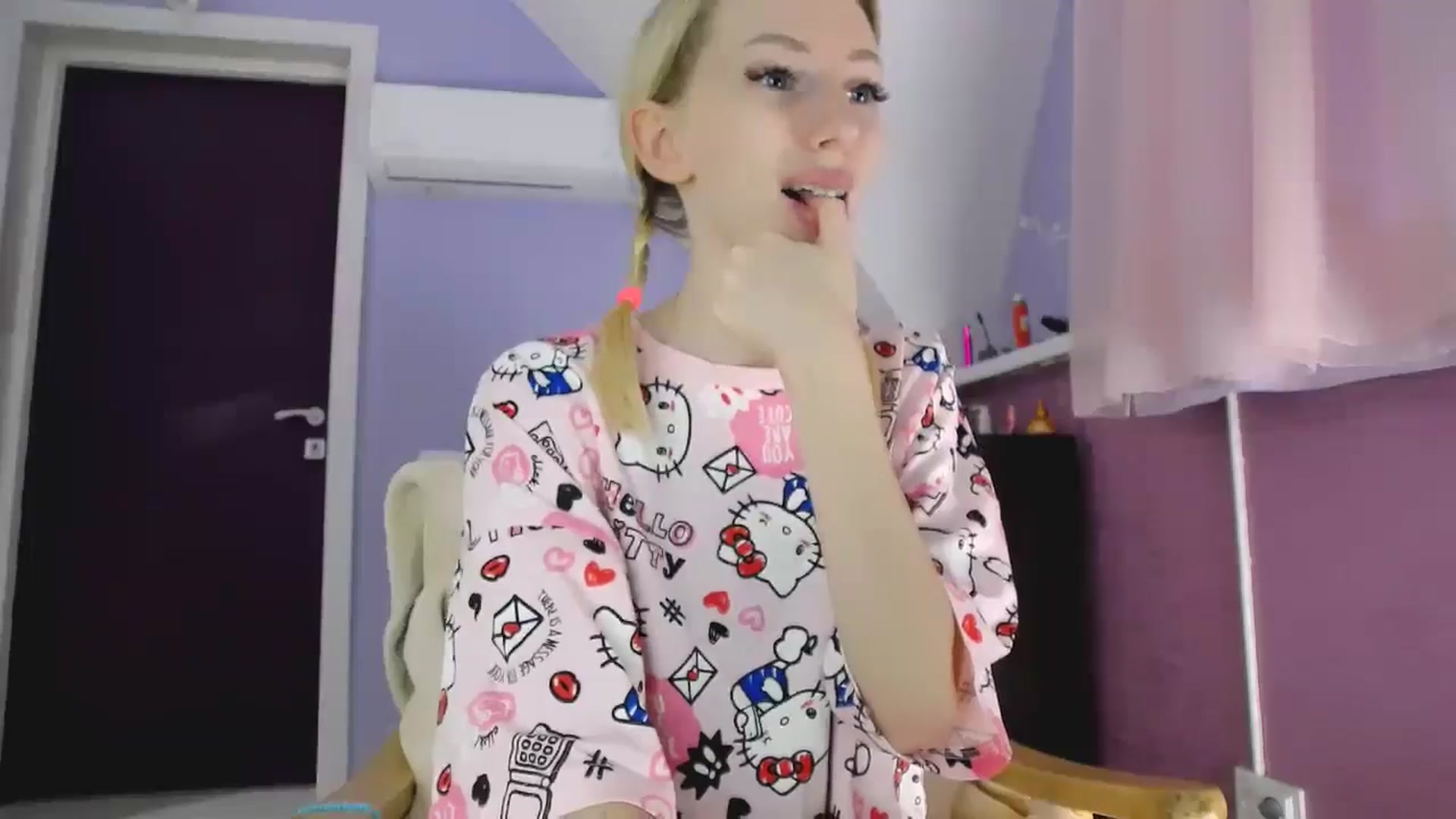 Gallery image thumbnail from PetitePrincez's myfreecams stream on, 10/13/2024, 14:29 image 8 of 20