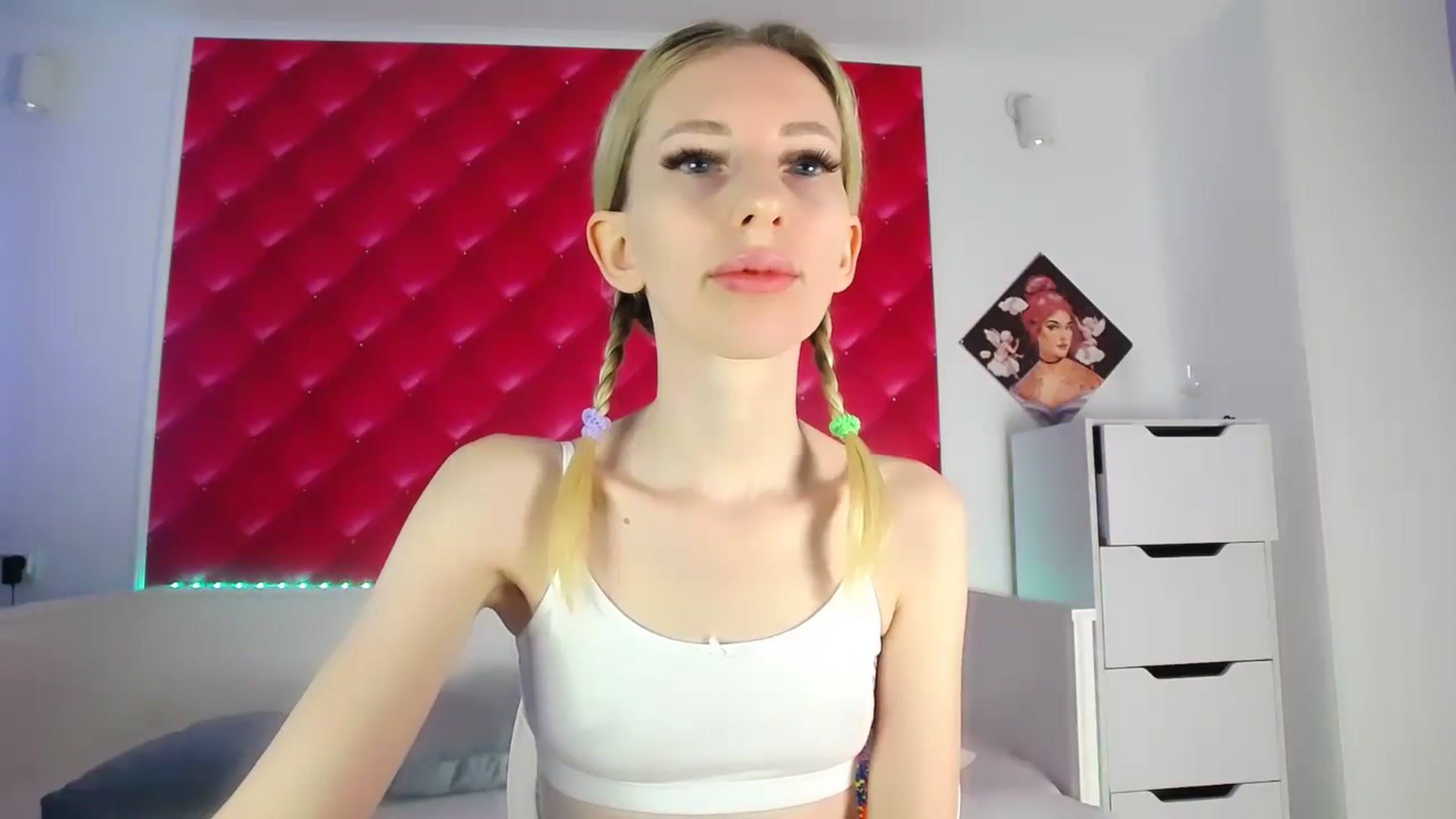 Gallery image thumbnail from PetitePrincez's myfreecams stream on, 11/30/2024, 13:36 image 9 of 20