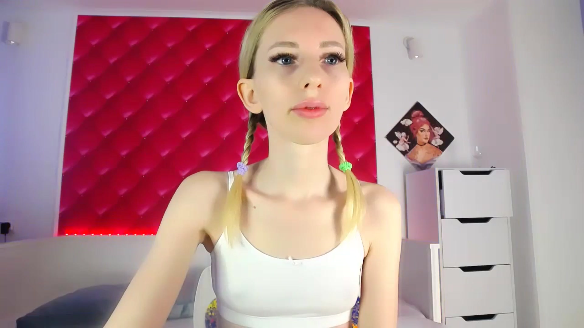 Gallery image thumbnail from PetitePrincez's myfreecams stream on, 11/30/2024, 13:36 image 10 of 20