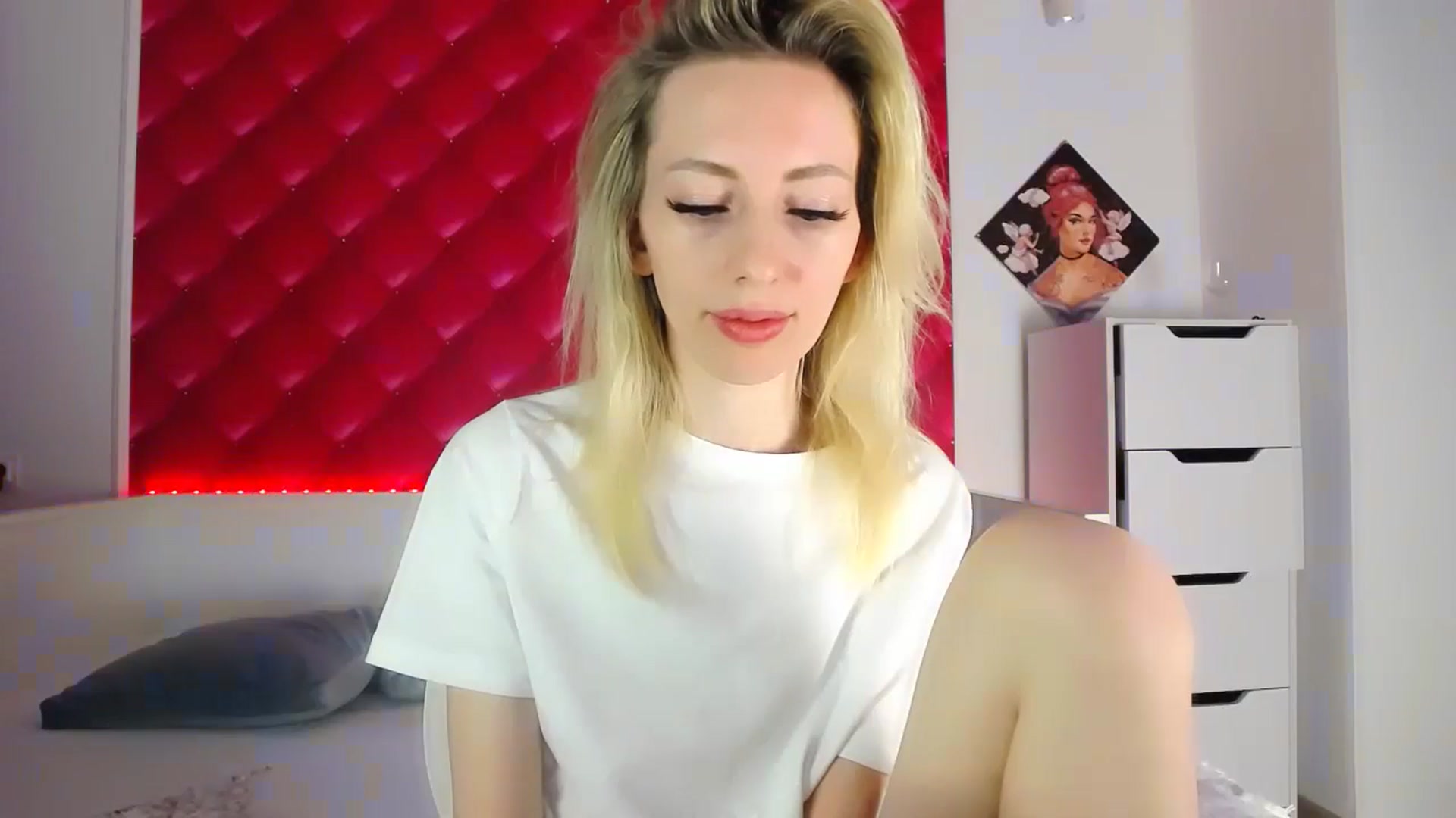 Gallery image thumbnail from PetitePrincez's myfreecams stream on, 11/30/2024, 13:59 image 14 of 20