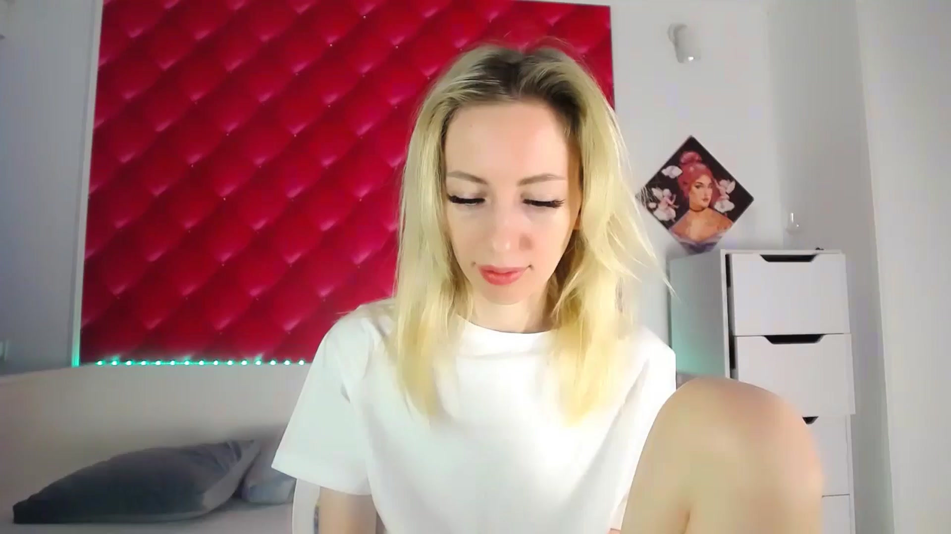 Gallery image thumbnail from PetitePrincez's myfreecams stream on, 11/30/2024, 13:59 image 1 of 20