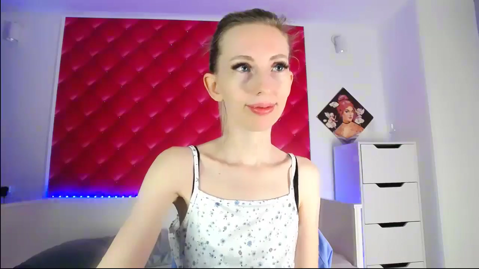 Gallery image thumbnail from PetitePrincez's myfreecams stream on, 11/30/2024, 14:56 image 13 of 20