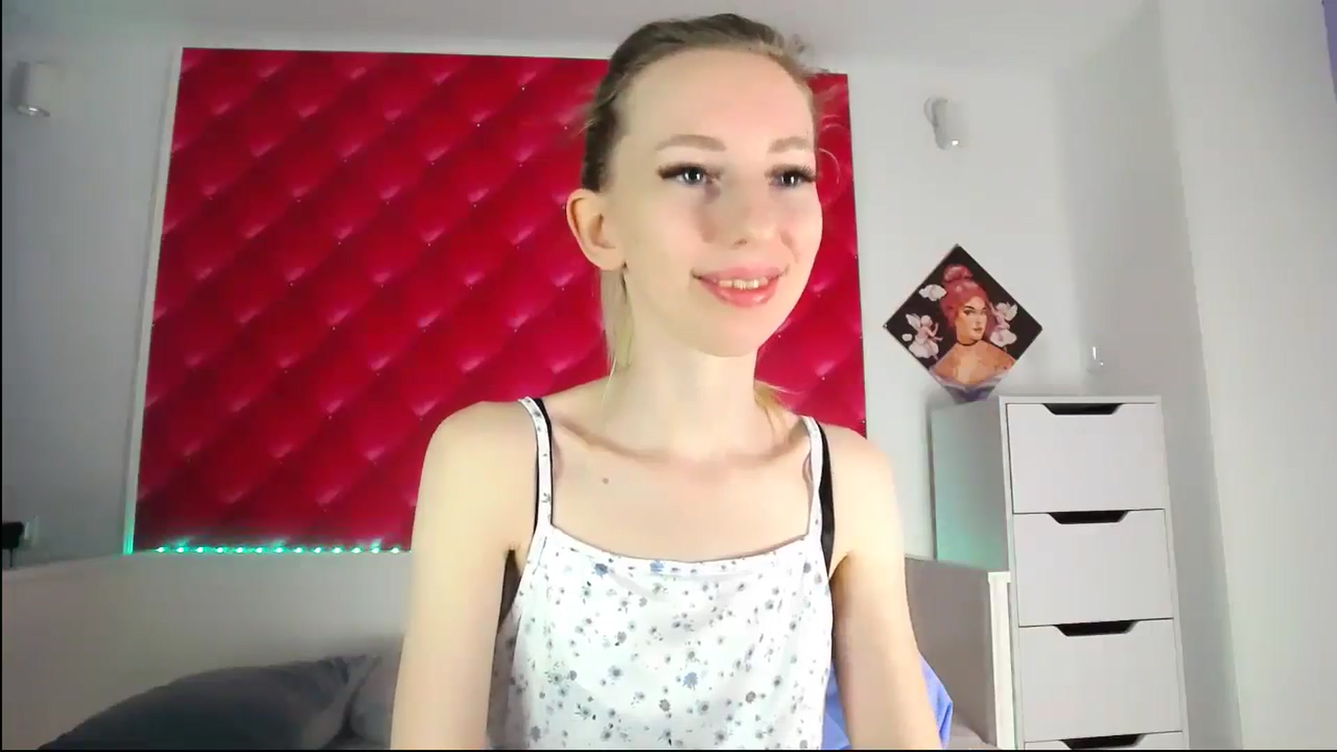 Gallery image thumbnail from PetitePrincez's myfreecams stream on, 11/30/2024, 14:56 image 11 of 20