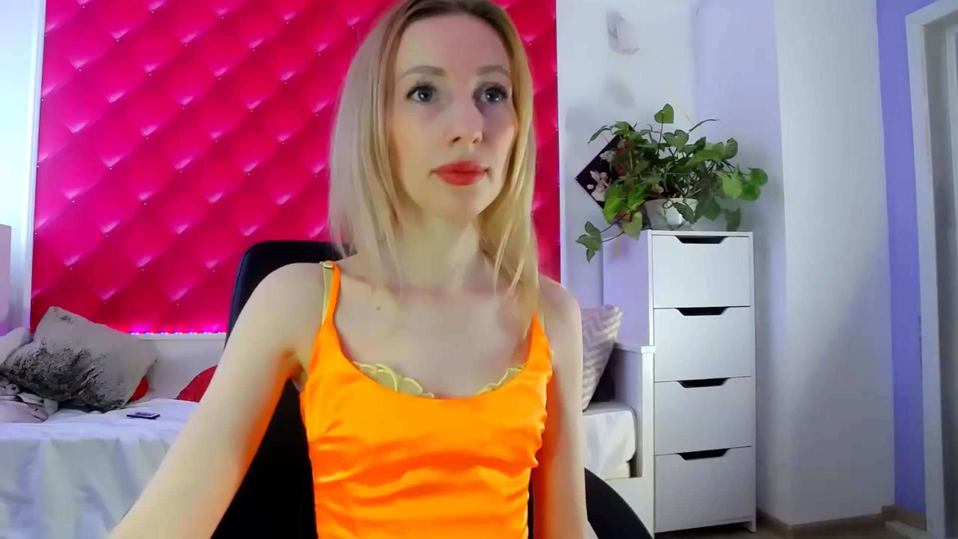 Gallery image thumbnail from PetitePrincez's myfreecams stream on, 03/02/2025, 13:47 image 18 of 20