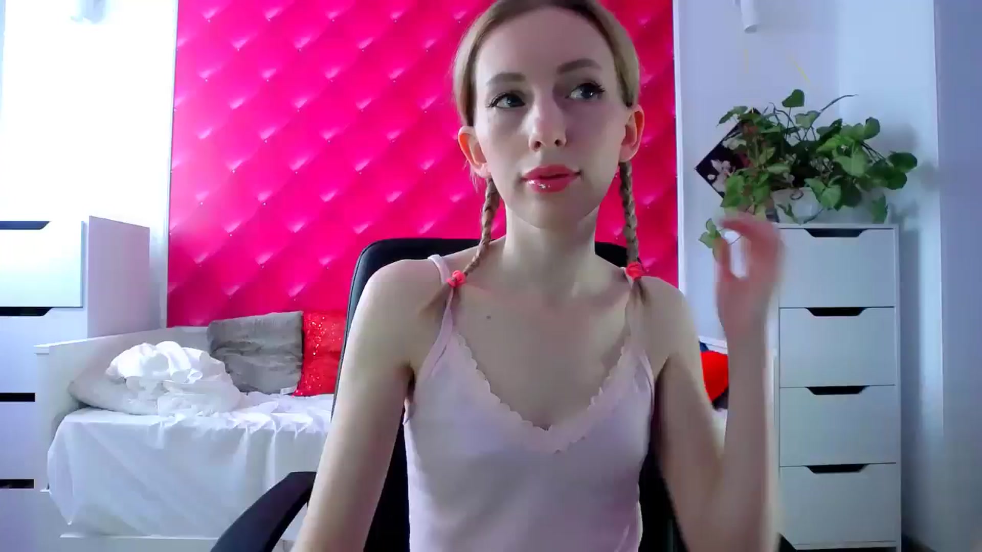 Gallery image thumbnail from PetitePrincez's myfreecams stream on, 03/08/2025, 13:53 image 1 of 20