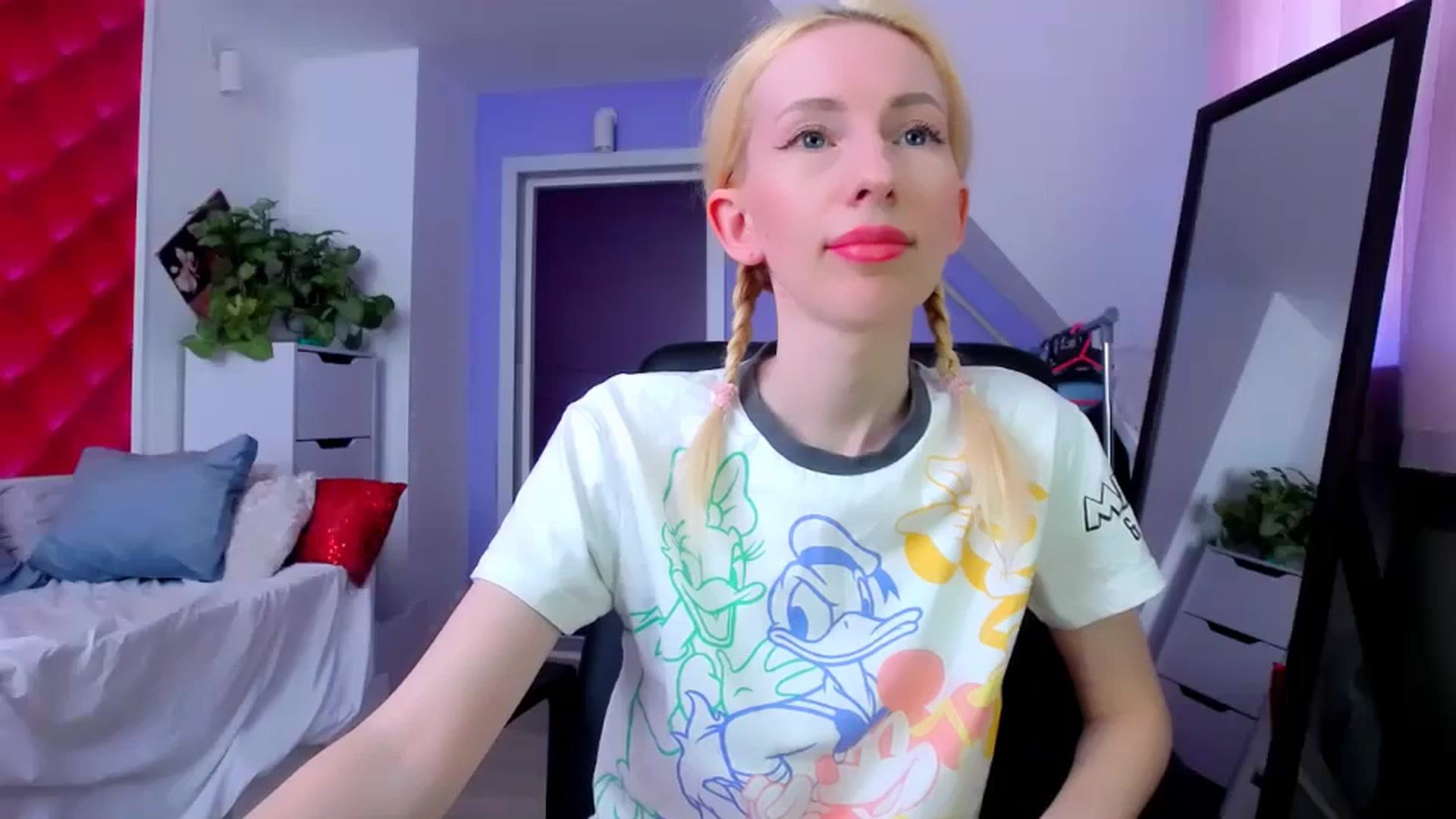 Gallery image thumbnail from PetitePrincez's myfreecams stream on, 03/29/2025, 14:59 image 7 of 20