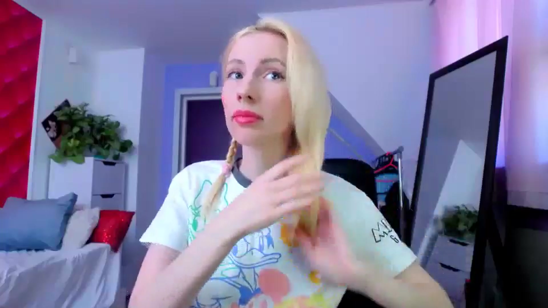 Gallery image thumbnail from PetitePrincez's myfreecams stream on, 03/29/2025, 14:59 image 2 of 20