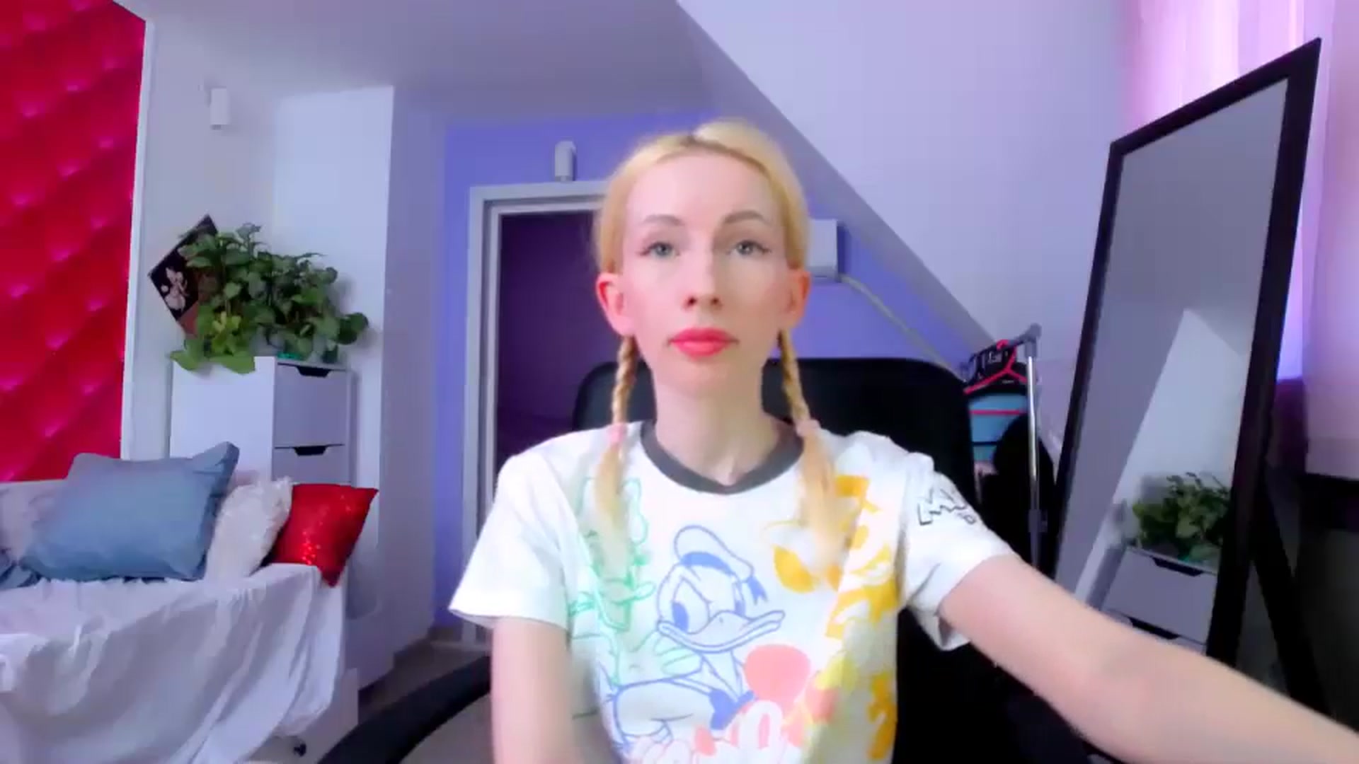 Gallery image thumbnail from PetitePrincez's myfreecams stream on, 03/29/2025, 14:59 image 3 of 20