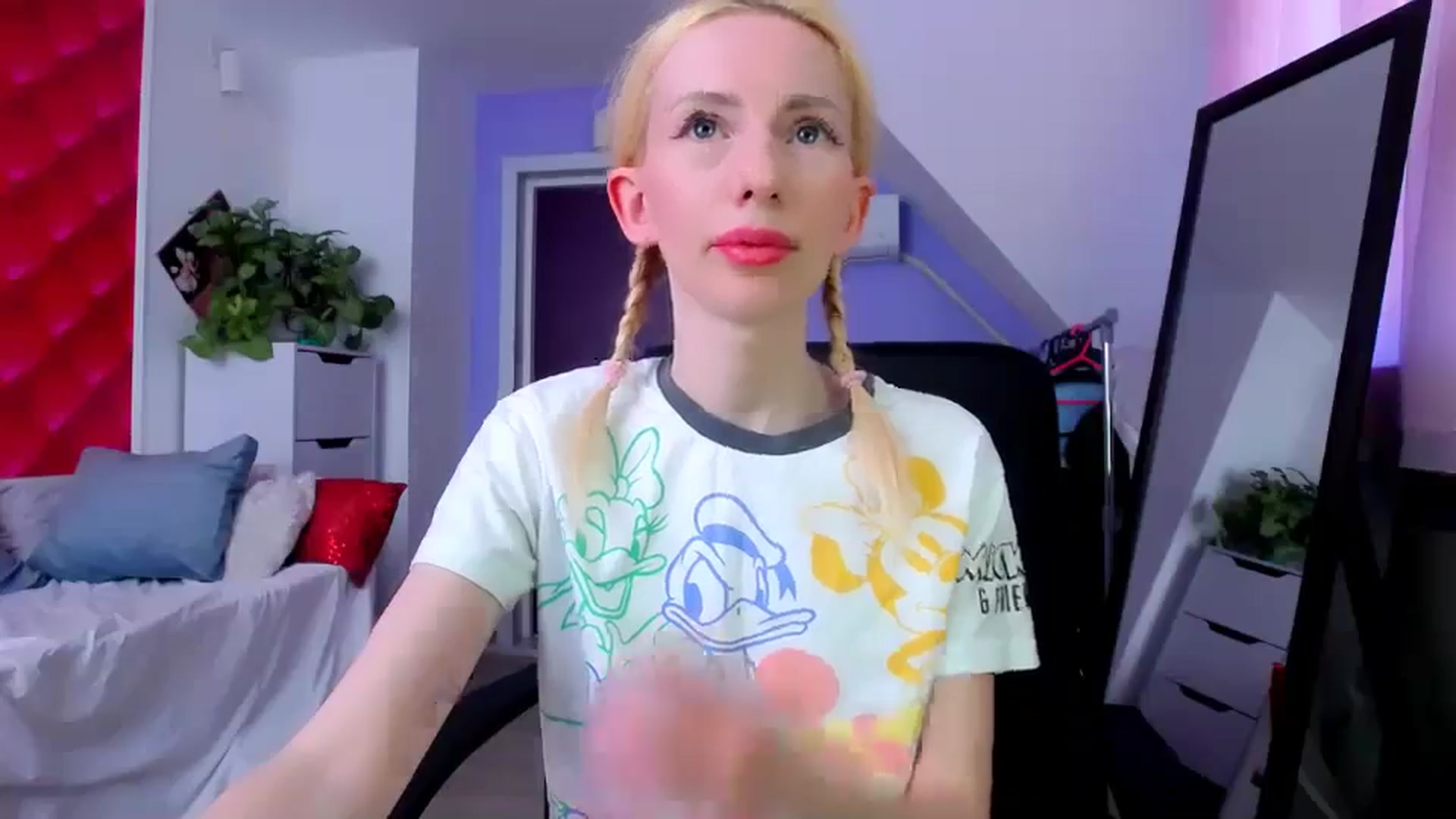 Gallery image thumbnail from PetitePrincez's myfreecams stream on, 03/29/2025, 14:59 image 5 of 20