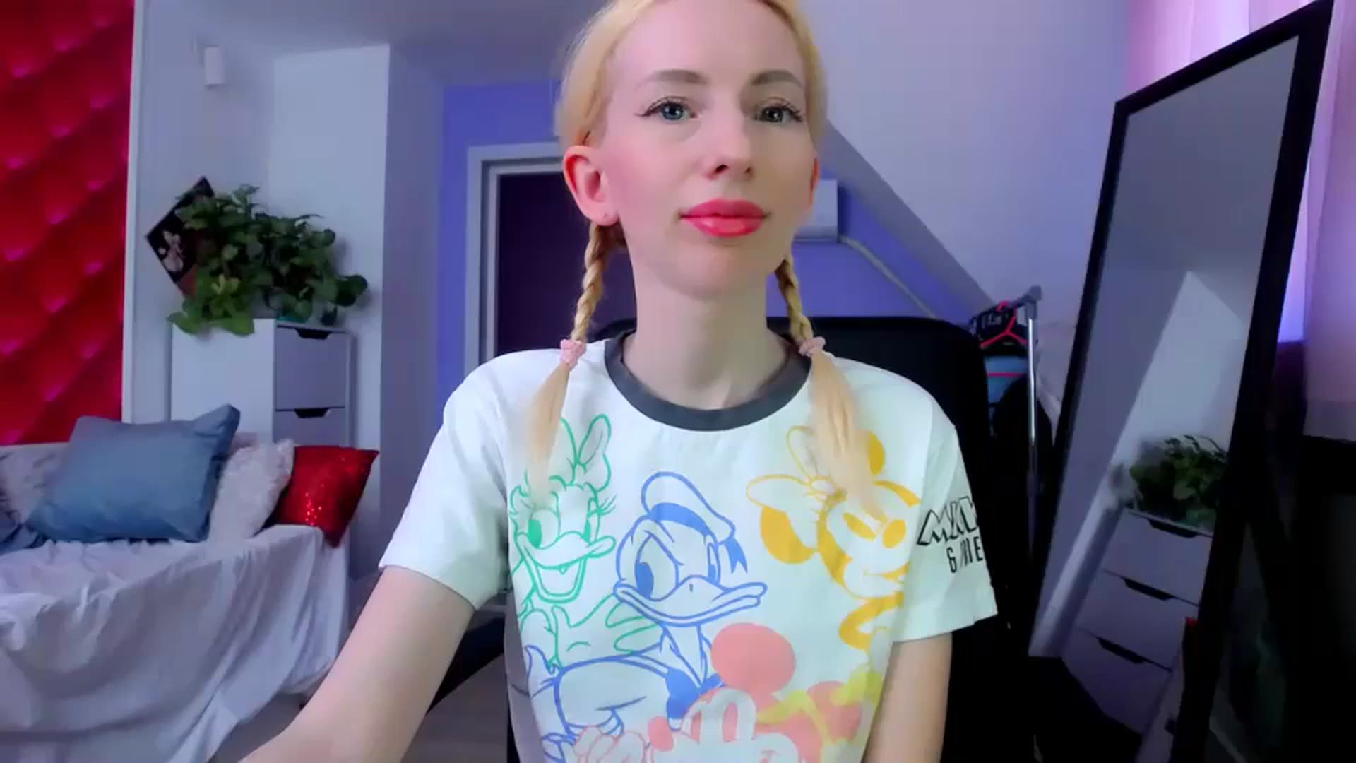 Gallery image thumbnail from PetitePrincez's myfreecams stream on, 03/29/2025, 14:59 image 11 of 20