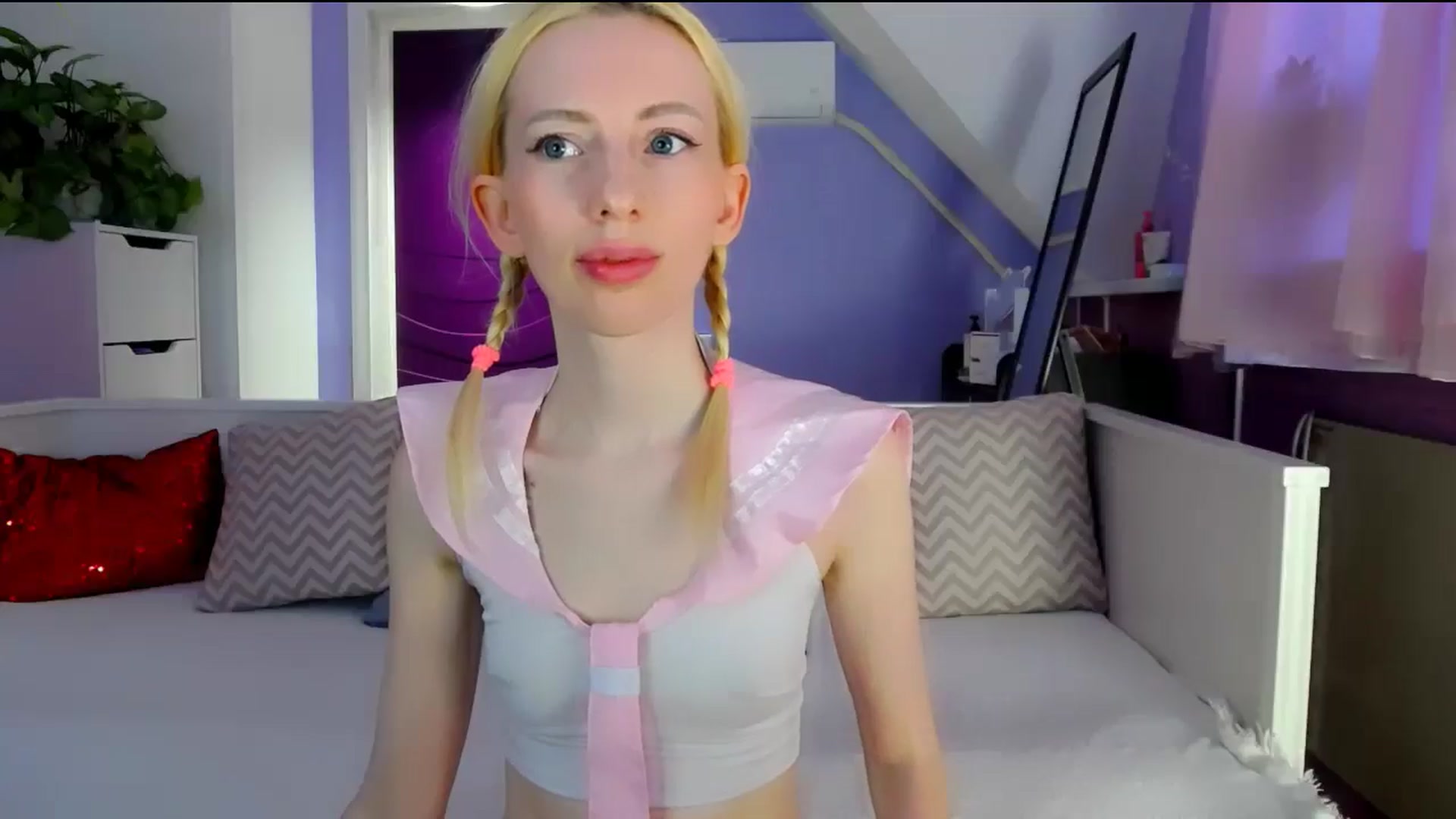 Gallery image thumbnail from PetitePrincez's myfreecams stream on, 04/13/2025, 16:11 image 3 of 20