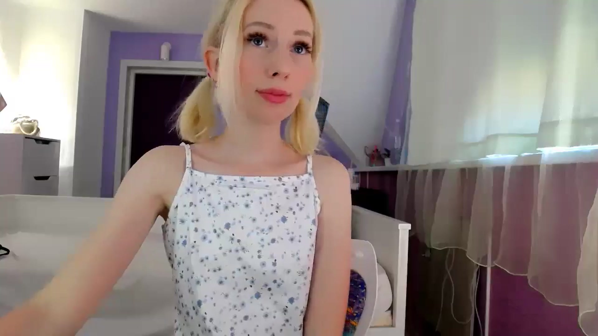 Gallery image thumbnail from PetitePrincez's myfreecams stream on, 07/13/2025, 13:37 image 17 of 20
