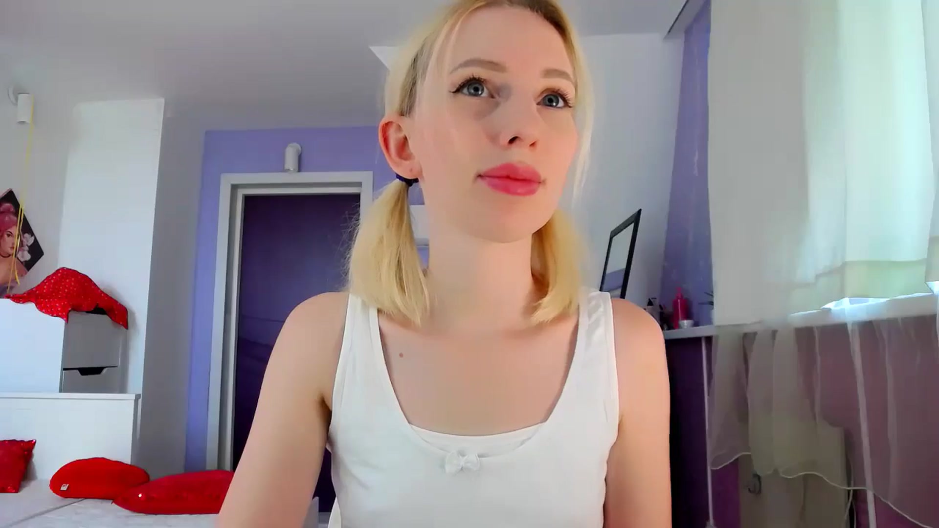 Gallery image thumbnail from PetitePrincez's myfreecams stream on, 08/16/2025, 12:01 image 7 of 20