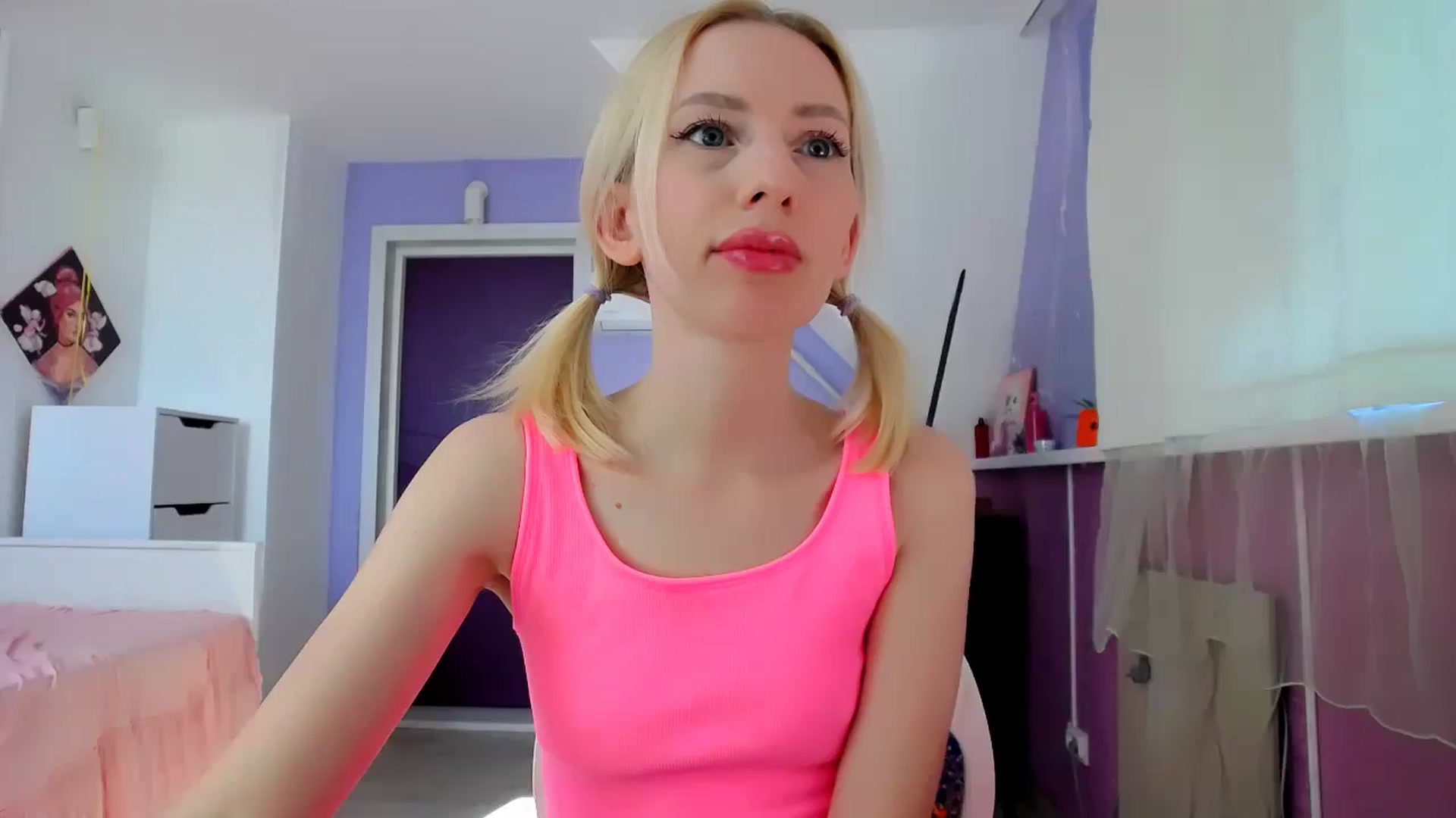 Gallery image thumbnail from PetitePrincez's myfreecams stream on, 09/21/2025, 12:49 image 5 of 20
