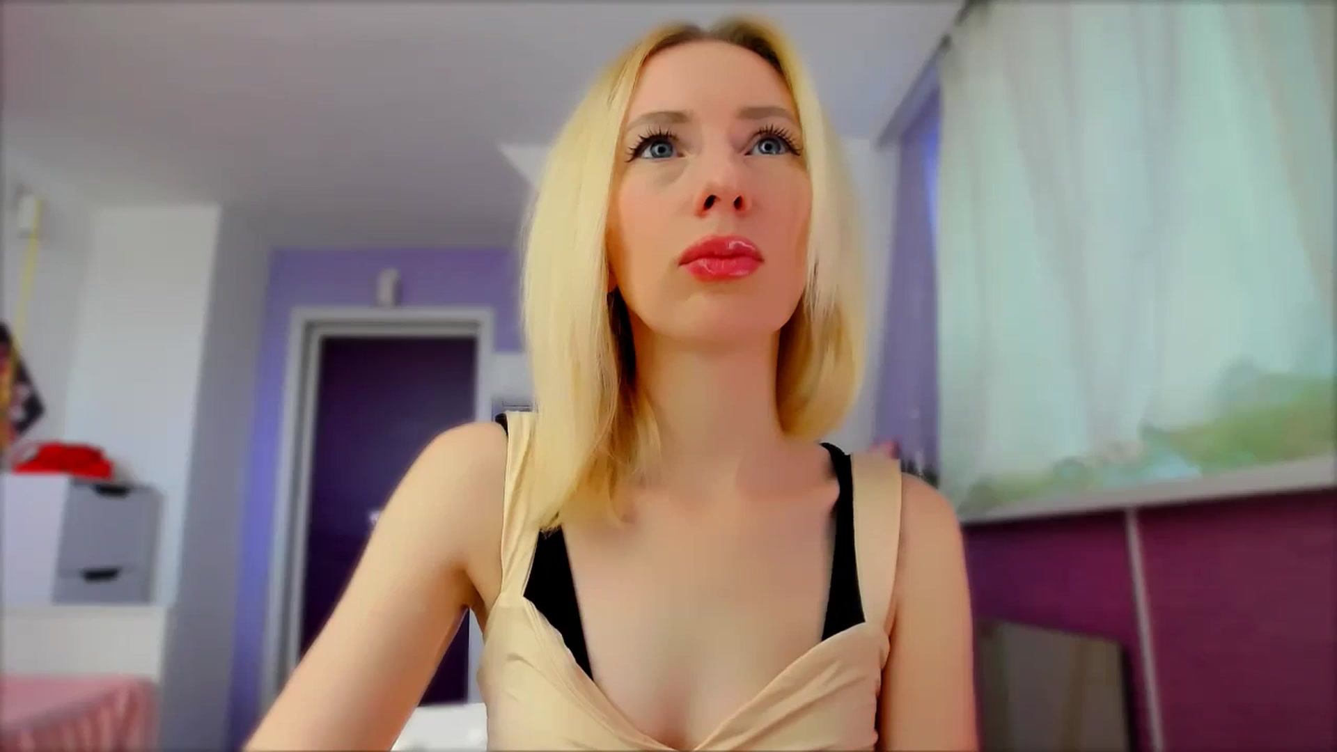 Gallery image thumbnail from PetitePrincez's myfreecams stream on, 10/18/2025, 13:28 image 5 of 20