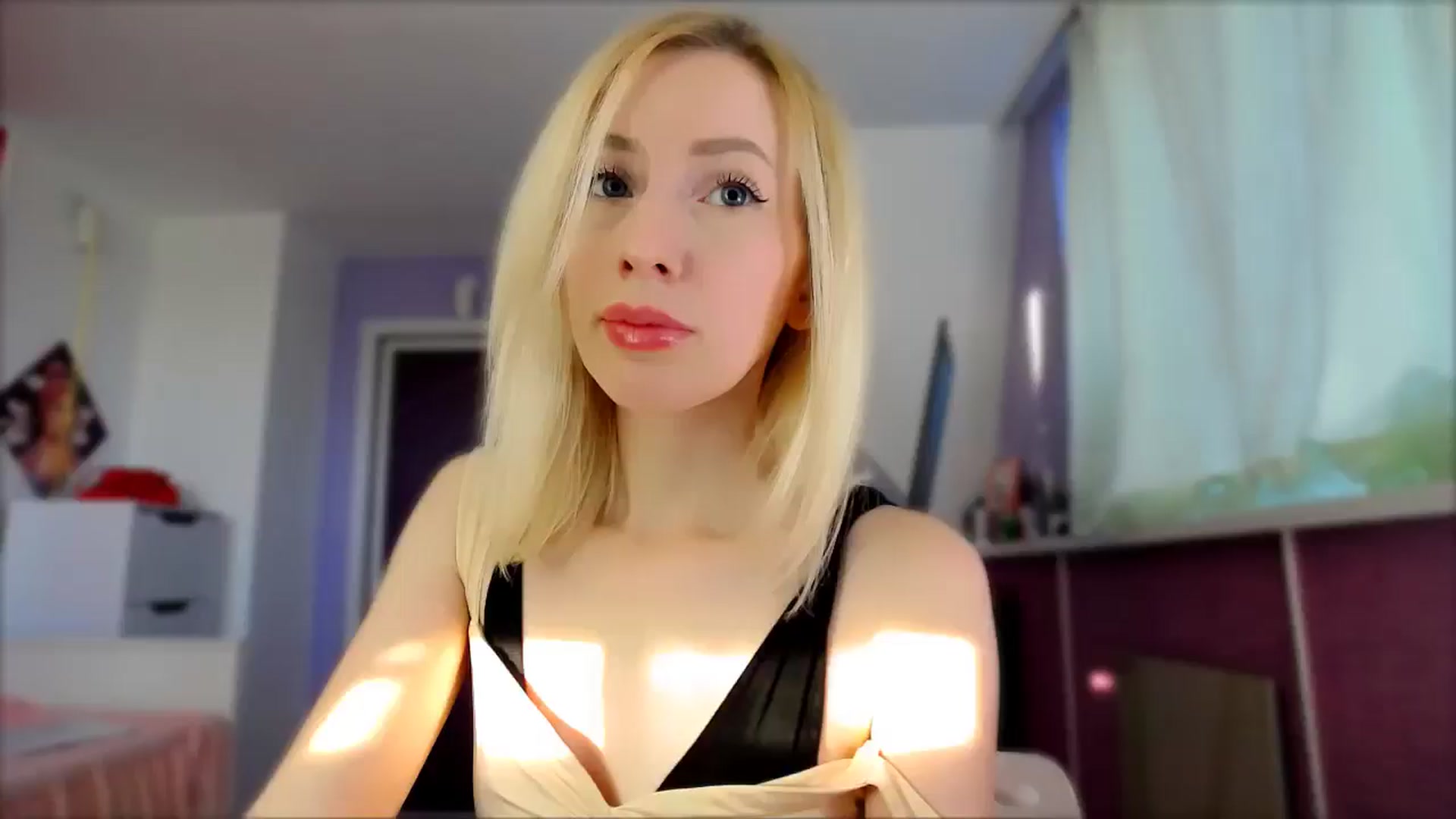 Gallery image thumbnail from PetitePrincez's myfreecams stream on, 10/18/2025, 14:17 image 1 of 20