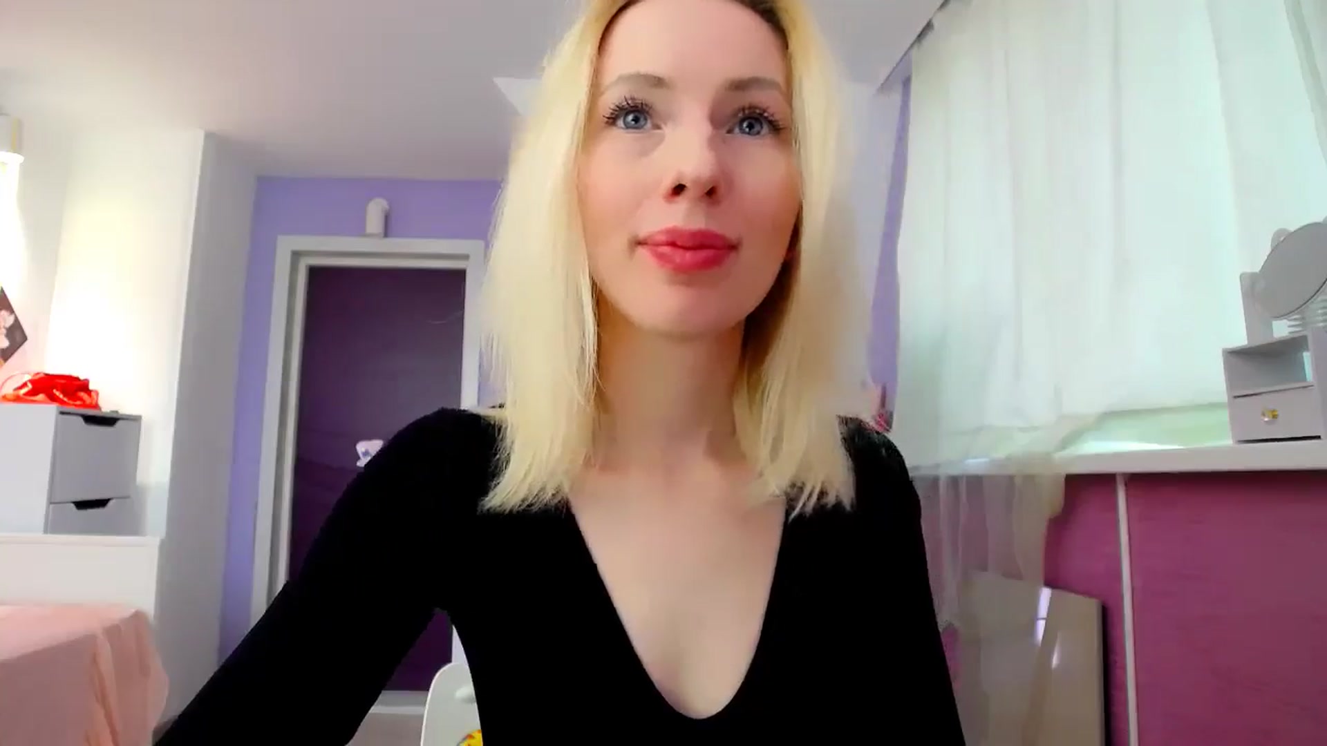Gallery image thumbnail from PetitePrincez's myfreecams stream on, 10/26/2025, 12:40 image 15 of 20