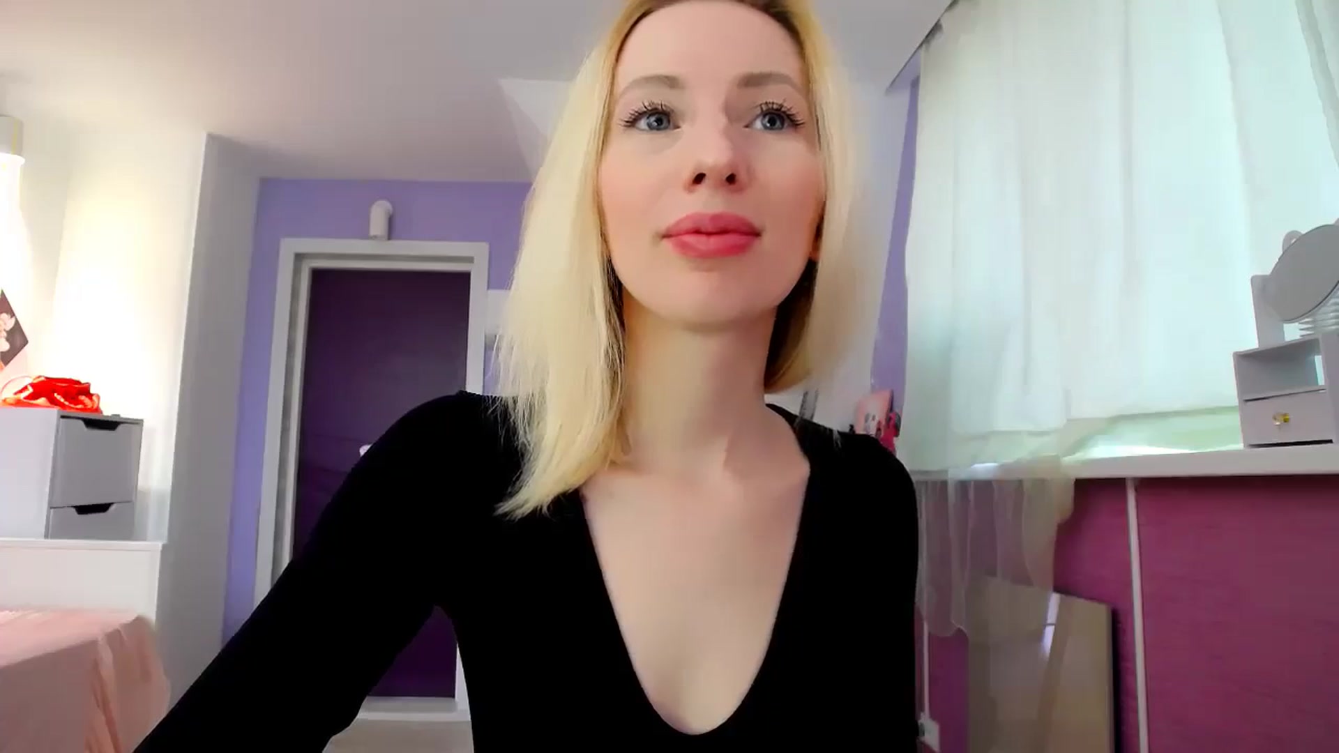 Gallery image thumbnail from PetitePrincez's myfreecams stream on, 10/26/2025, 12:40 image 16 of 20