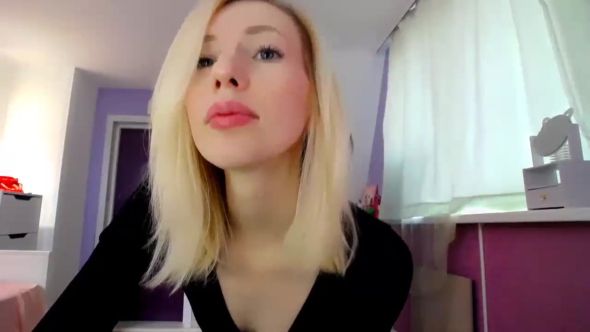 Gallery image thumbnail from PetitePrincez's myfreecams stream on, 10/26/2025, 12:40 image 3 of 20