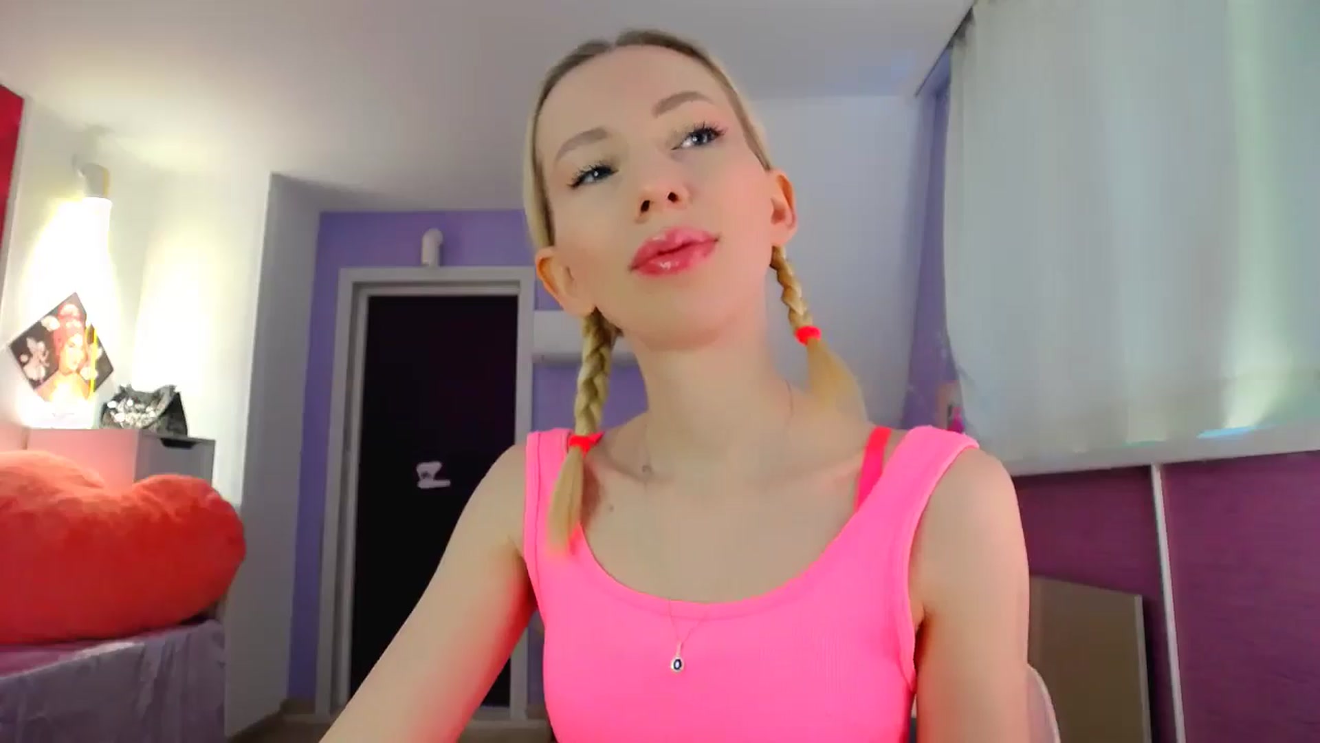 Gallery image thumbnail from PetitePrincez's myfreecams stream on, 12/27/2025, 13:22 image 15 of 20