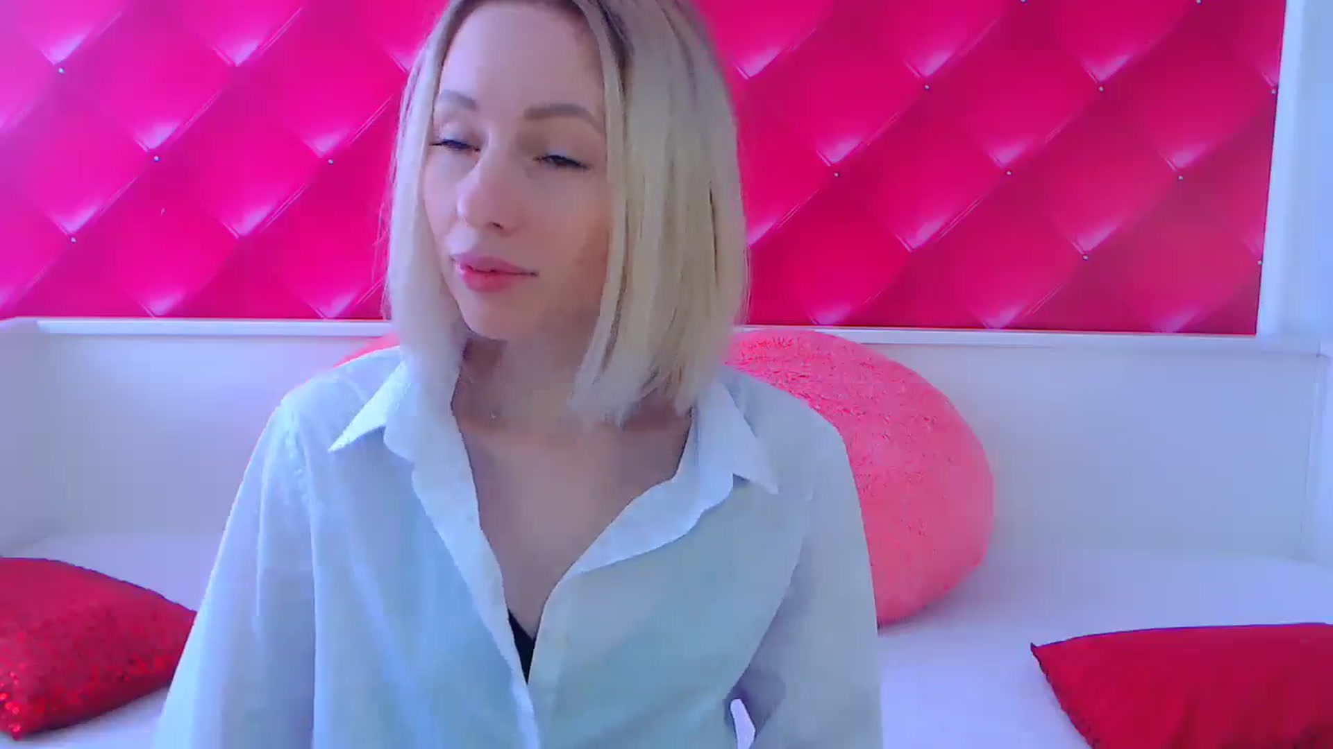 Gallery image thumbnail from PetitePrincez's myfreecams stream on, 05/02/2026, 11:45 image 11 of 20