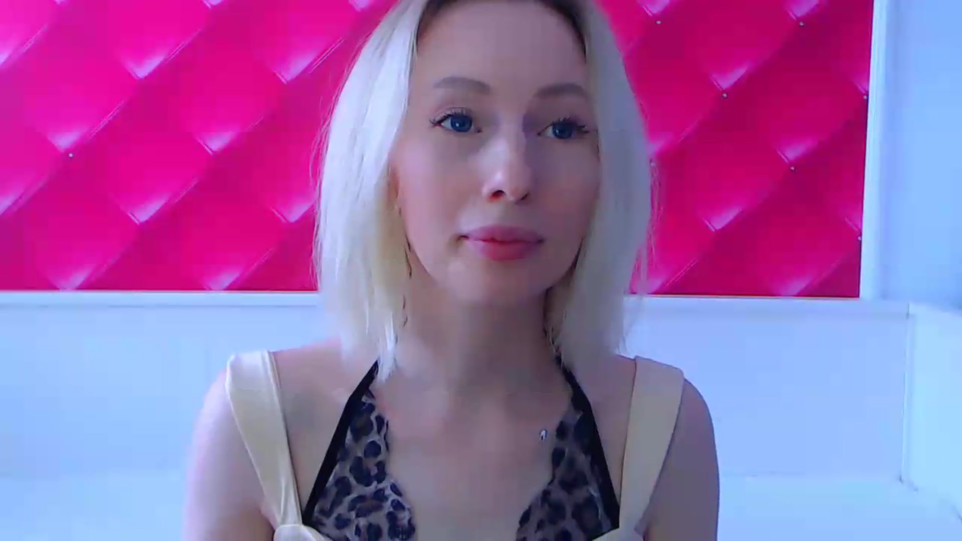 Gallery image thumbnail from PetitePrincez's myfreecams stream on, 07/05/2026, 11:10 image 17 of 20