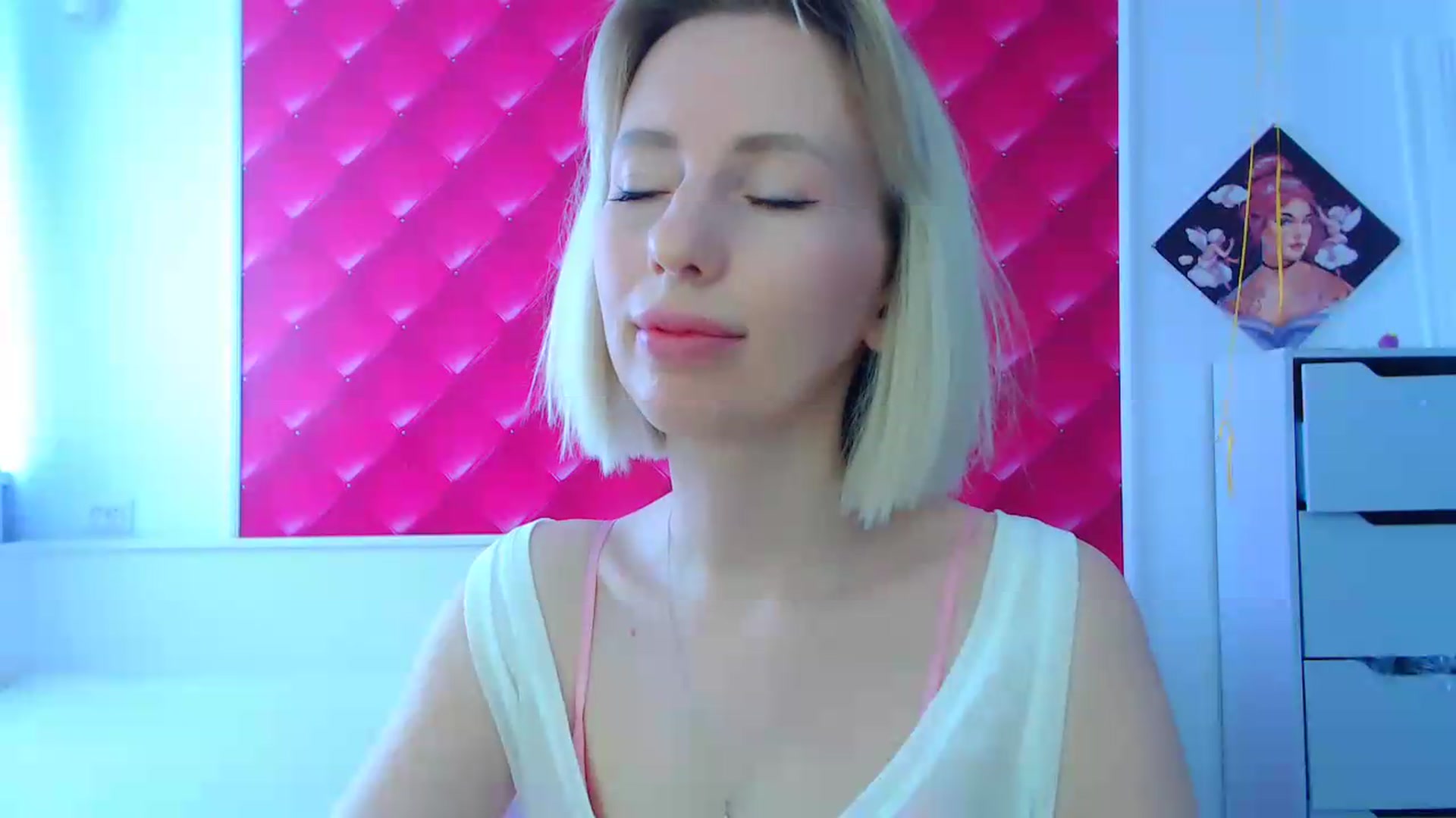 Gallery image thumbnail from PetitePrincez's myfreecams stream on, 08/09/2026, 10:09 image 10 of 20