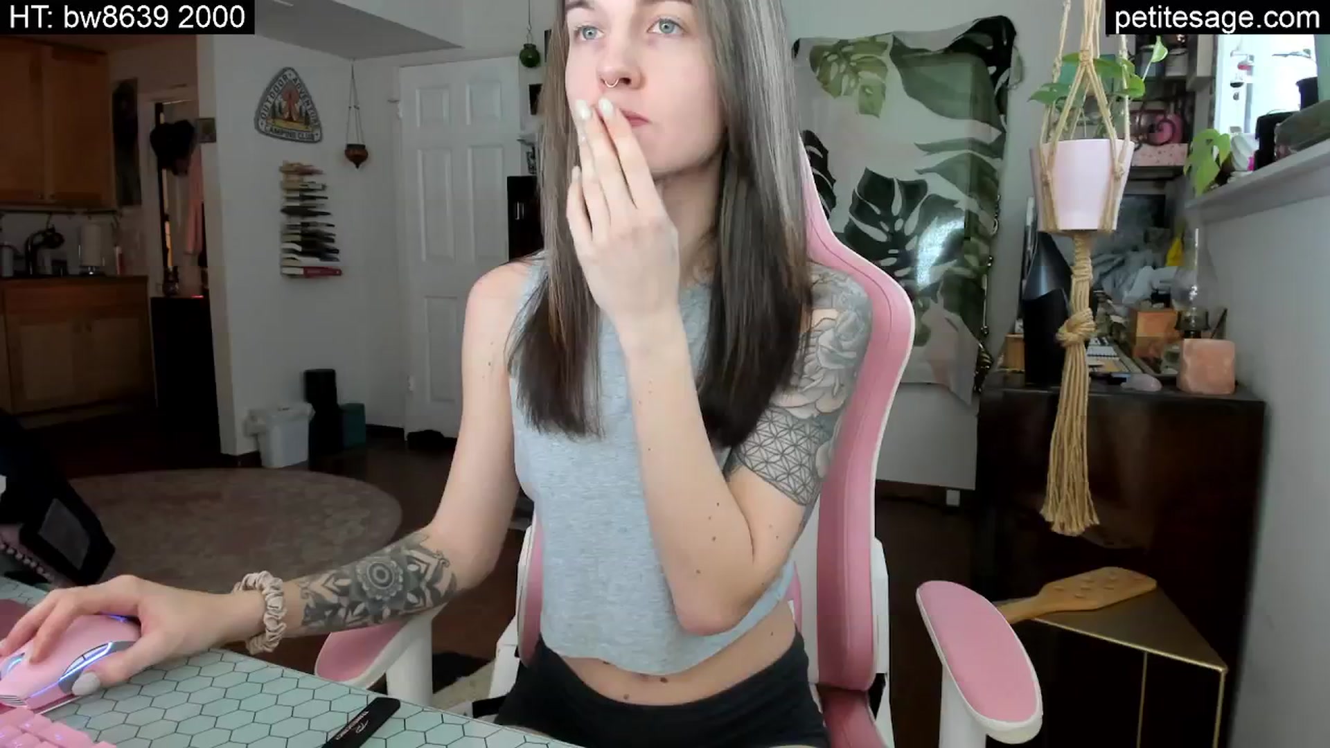 Gallery image thumbnail from PetiteSage's myfreecams stream on, 02/16/2025, 21:19 image 3 of 20