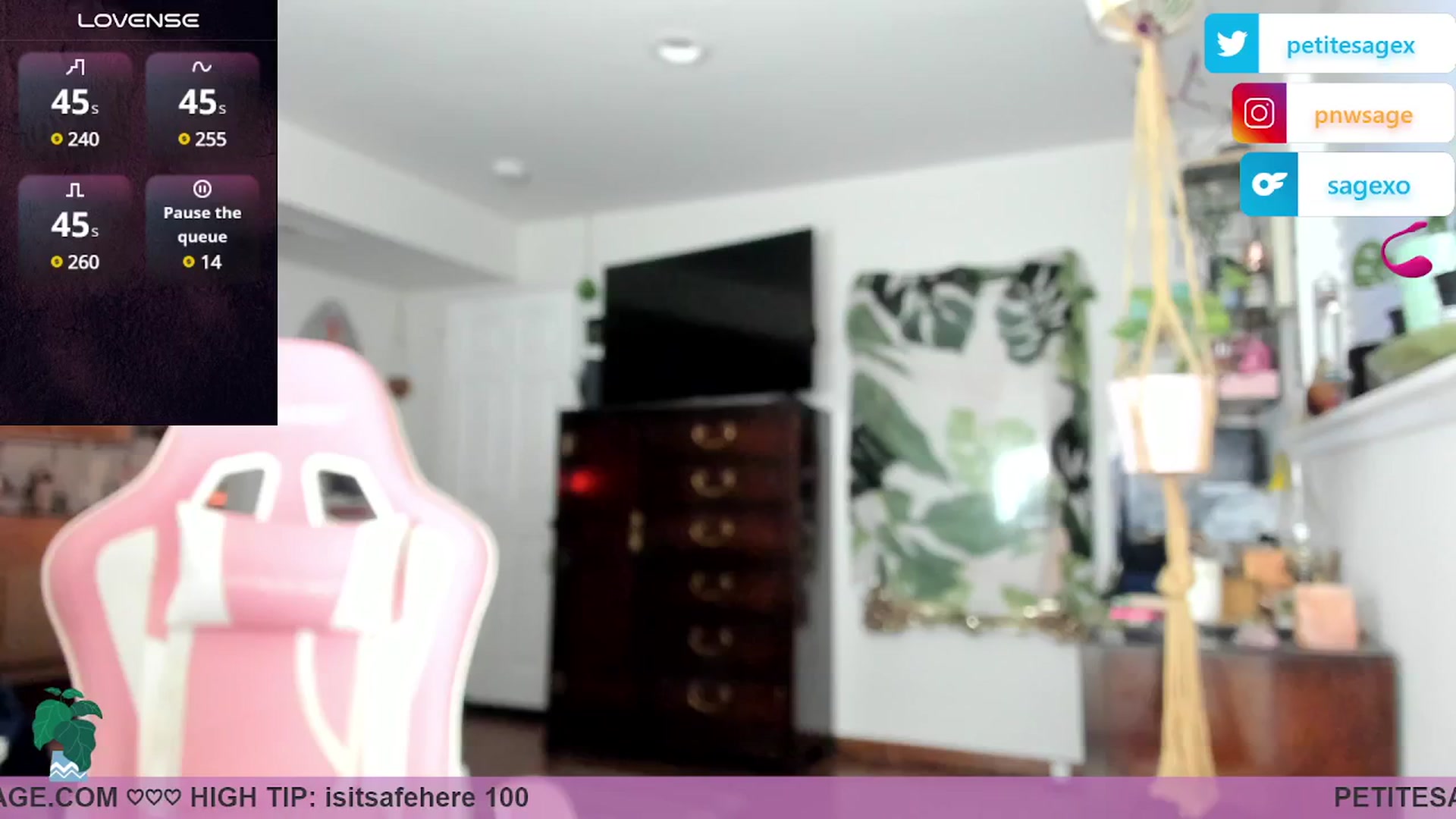 Gallery image thumbnail from PetiteSage's myfreecams stream on, 02/20/2025, 02:42 image 10 of 20